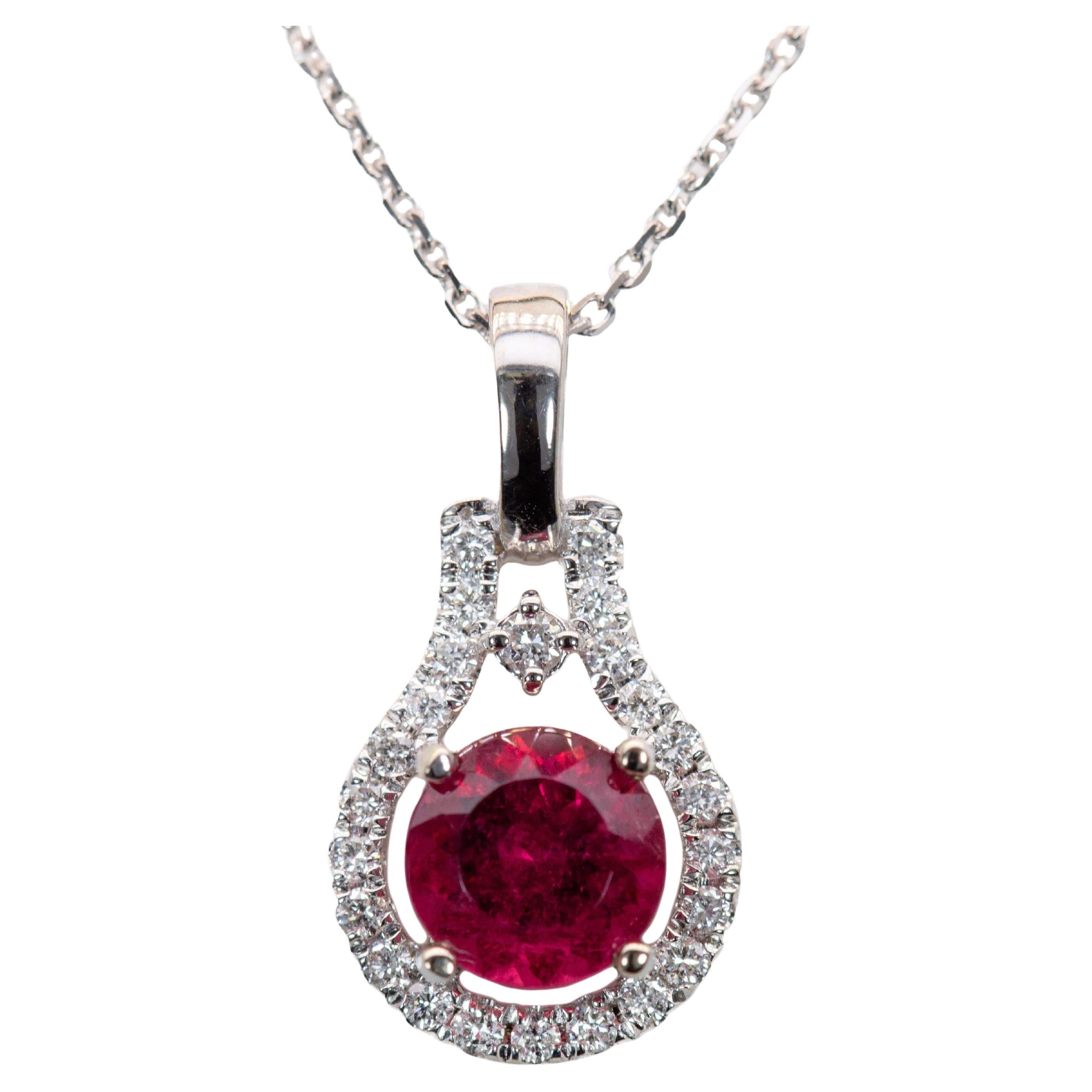6mm, 1ct Rubellite Tourmaline Pendant w Natural Diamond Halo in Solid 14K Gold en venta