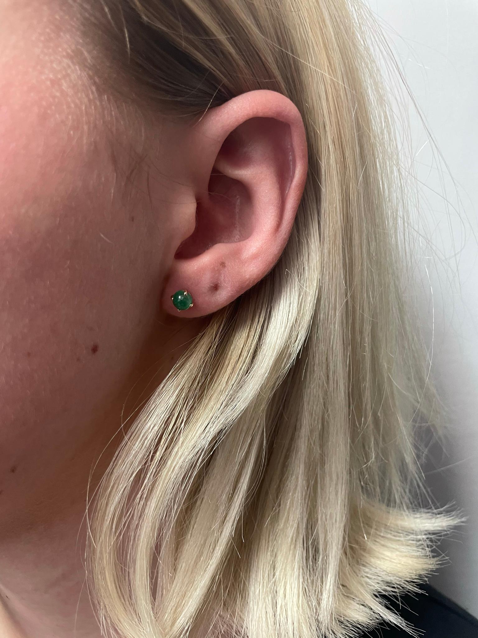 Emerald Round Cabochon Stud Earrings Made in 14 Karat Yellow Gold In New Condition In New York, NY