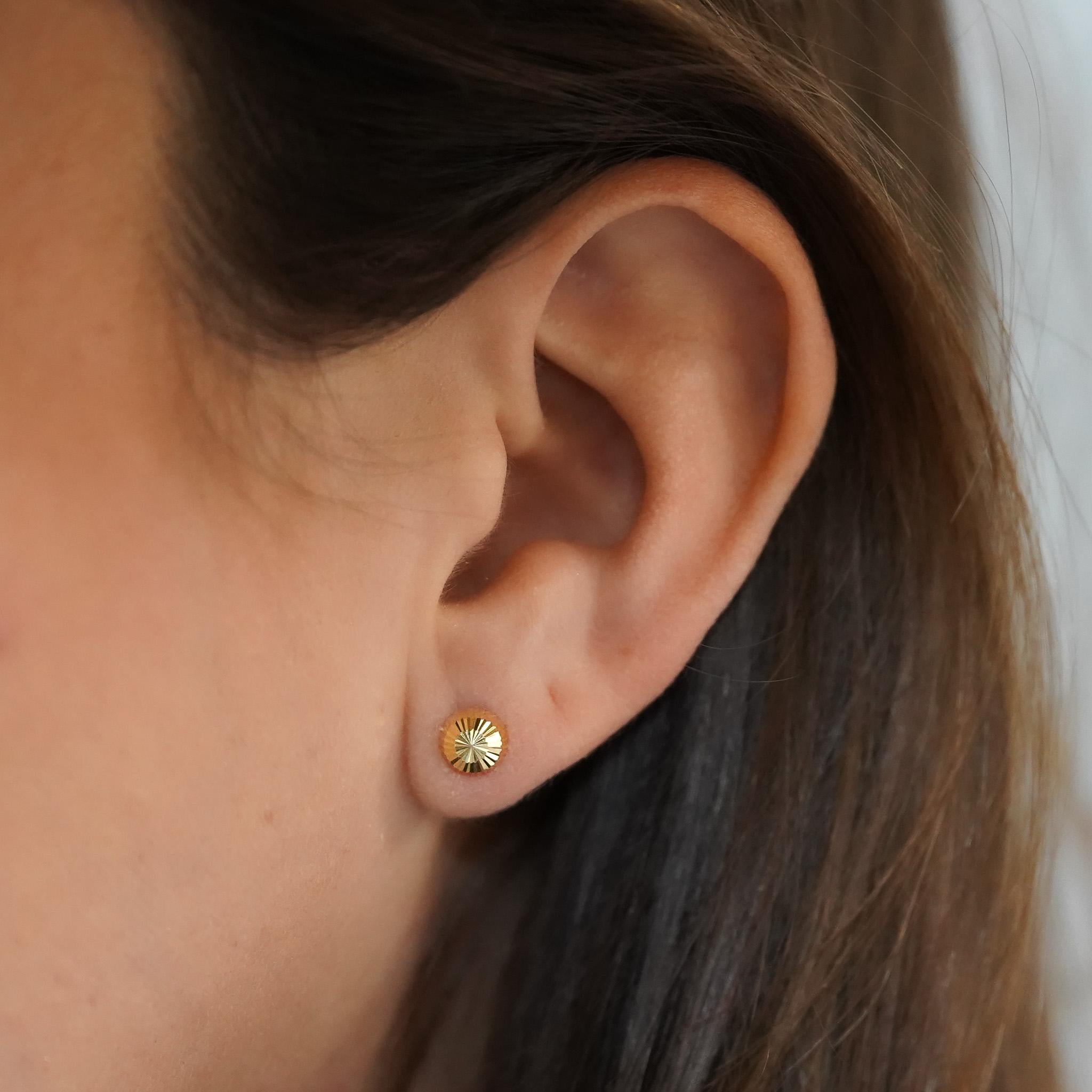 6mm Halbkugel Kugel 14K Gold Diamantschliff Ohrstecker Damen im Angebot
