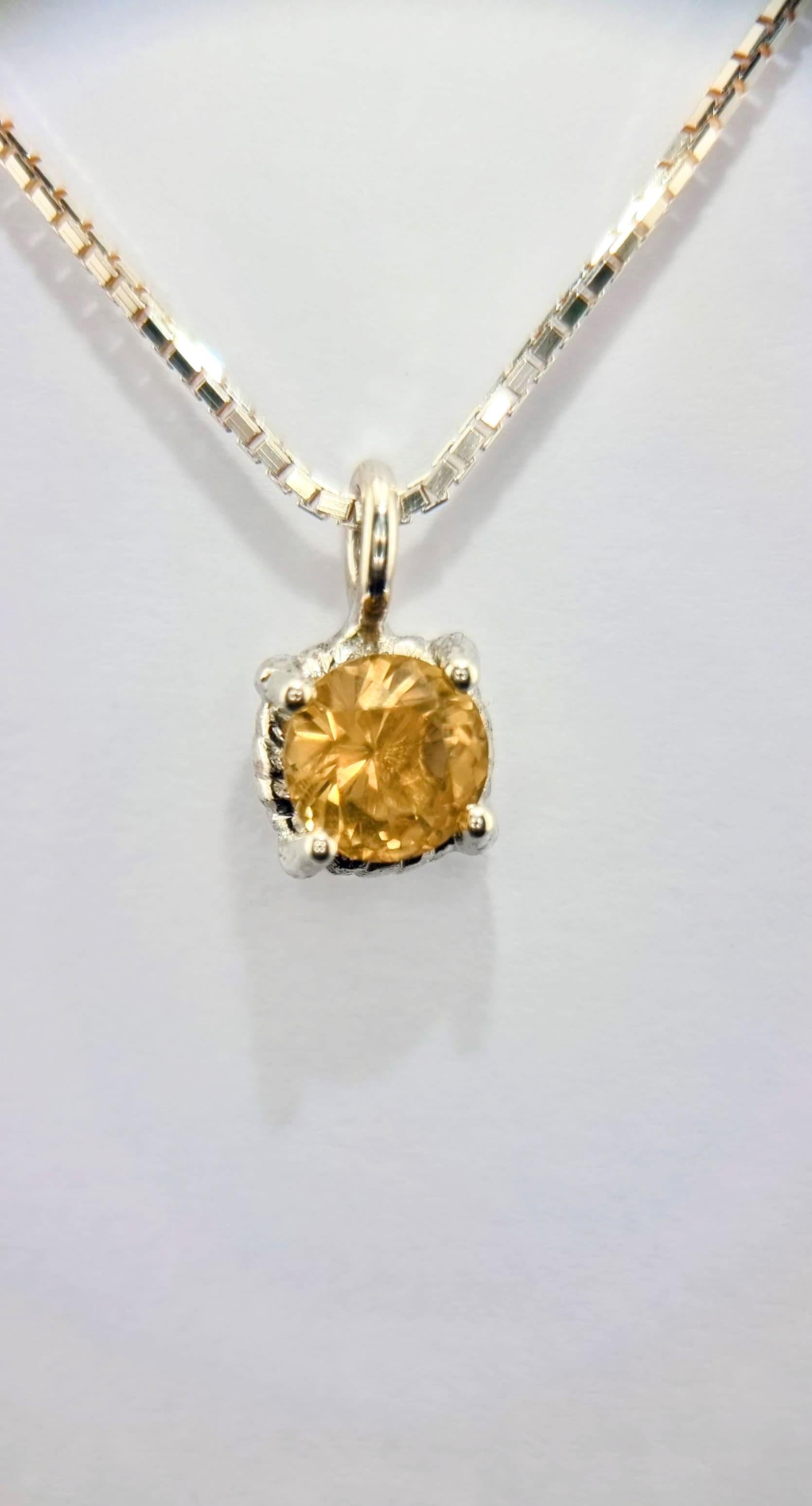 Pendentif Dainty de 6 mm en argent sterling avec chaîne italienne en vente 3