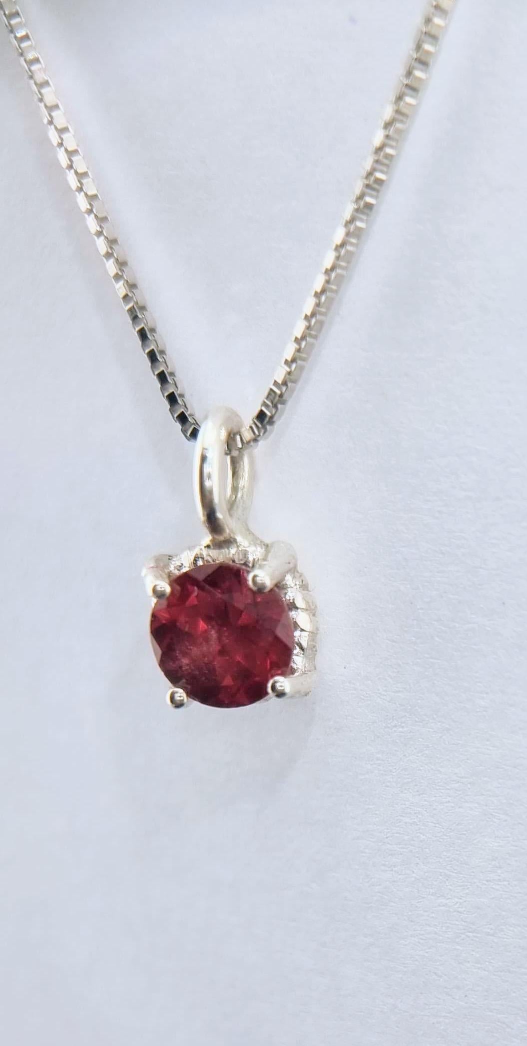 Pendentif rond Dainty Twist de 6 mm en argent sterling avec chaîne italienne en vente 5