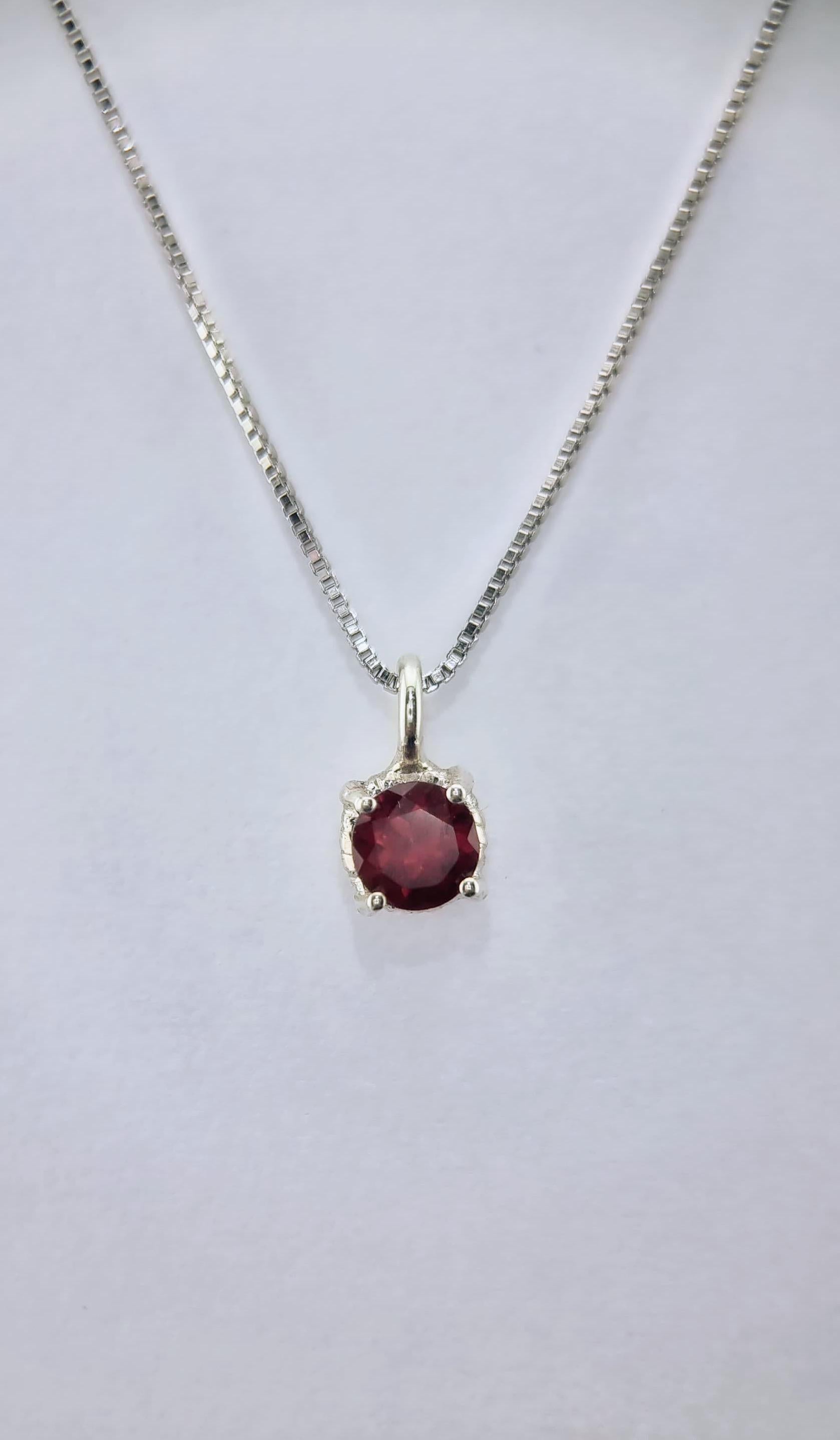 Pendentif rond Dainty Twist de 6 mm en argent sterling avec chaîne italienne Neuf - En vente à Lanham, MD