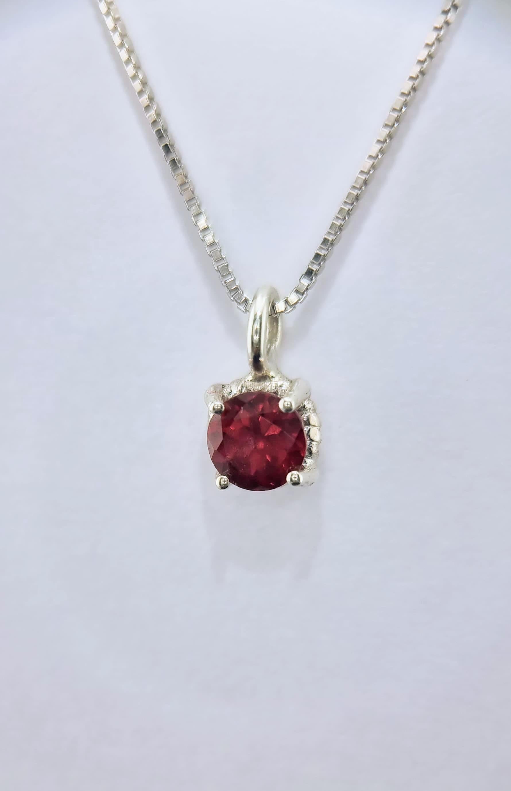 Pendentif rond Dainty Twist de 6 mm en argent sterling avec chaîne italienne en vente 1