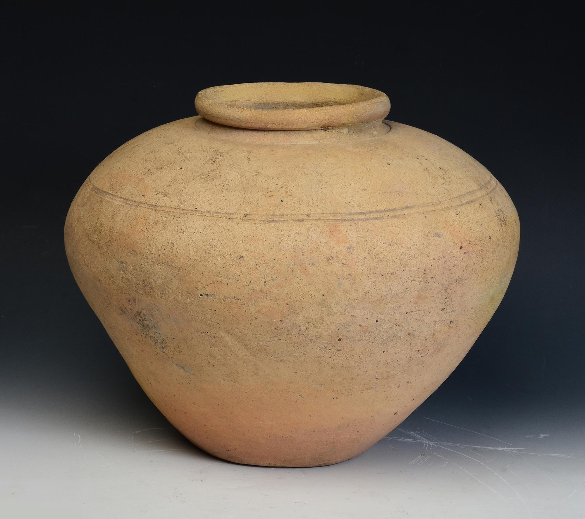 6th - 7th Century, Pre-Angkor, Antique Khmer Pottery Jar For Sale 6