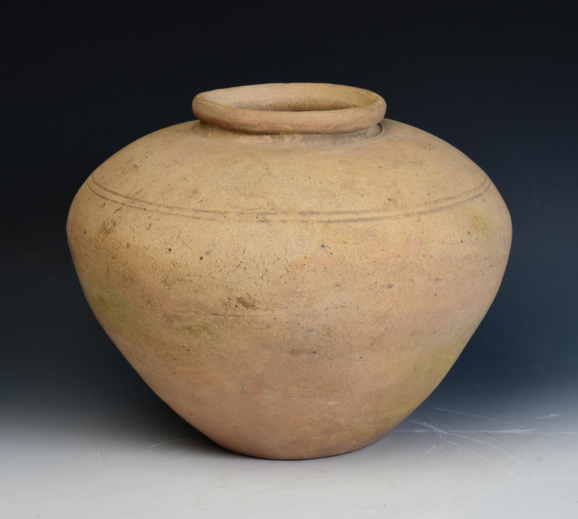 6th - 7th Century, Pre-Angkor, Antique Khmer Pottery Jar For Sale 2