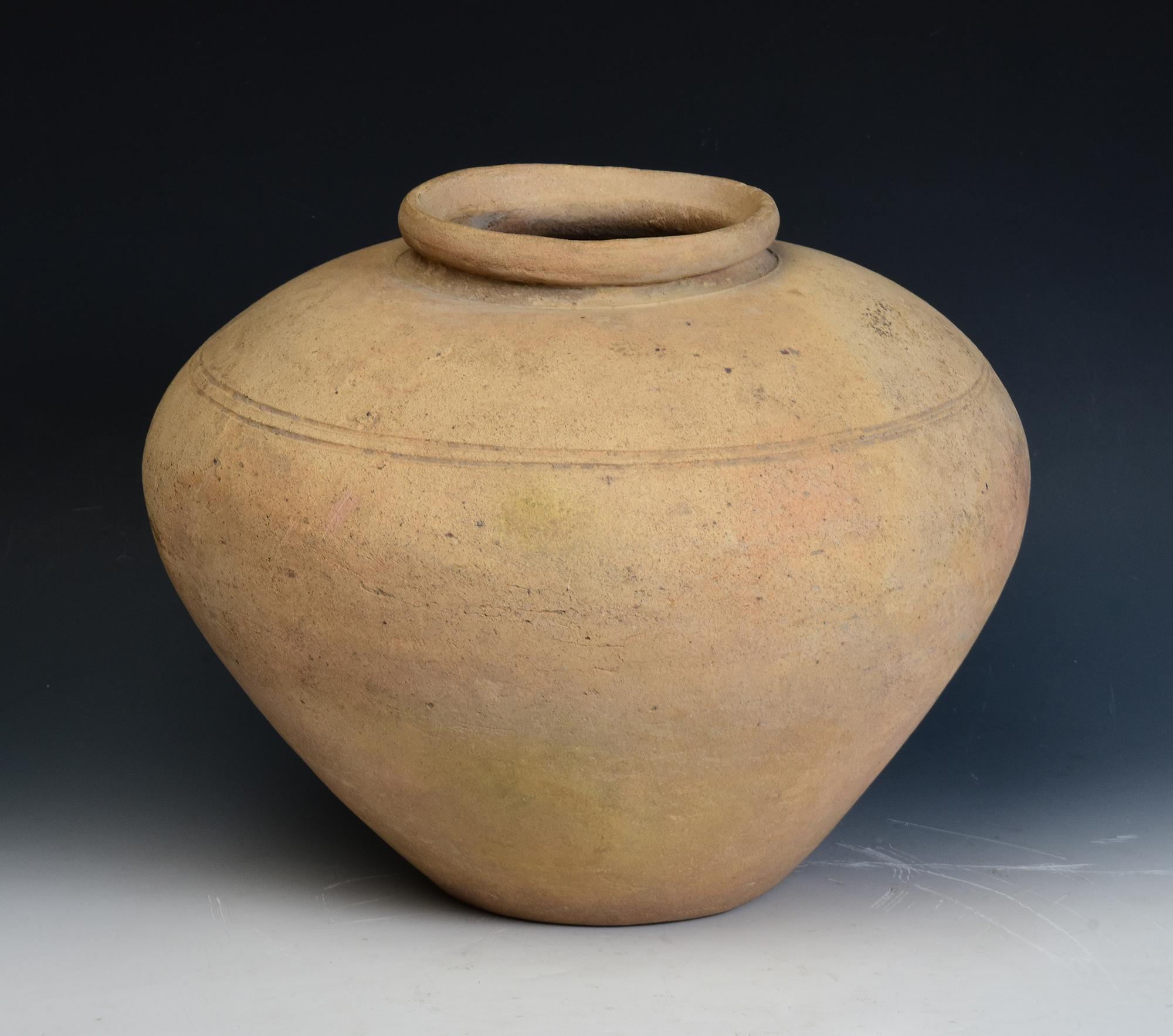 6th - 7th Century, Pre-Angkor, Antique Khmer Pottery Jar For Sale 3