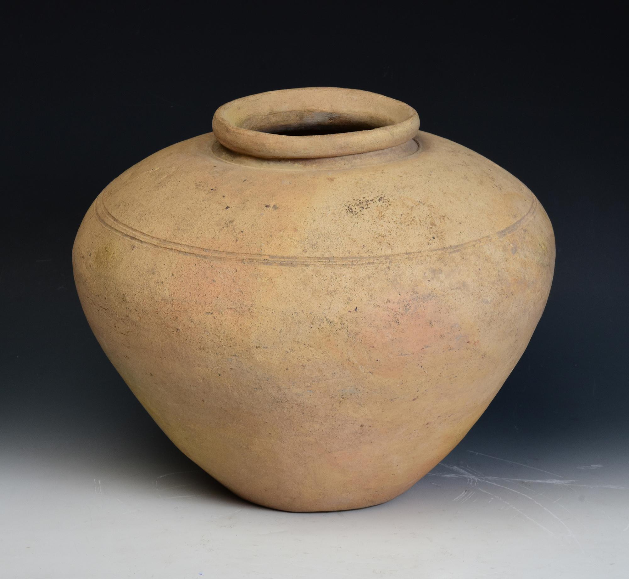 6th - 7th Century, Pre-Angkor, Antique Khmer Pottery Jar For Sale 4