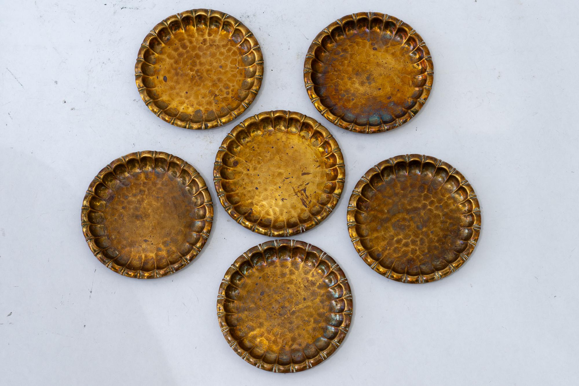 Austriaco 6x sottobicchieri in ottone art deco martellato Vienna 1920 circa in vendita