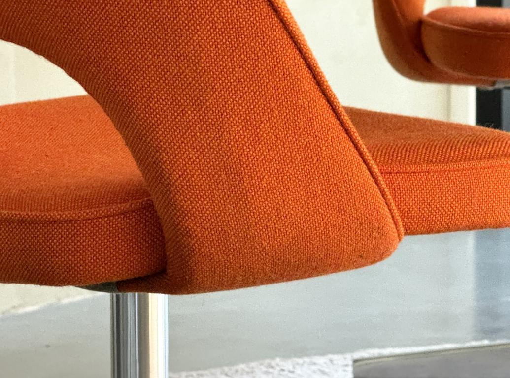 6x chaises de conférence d'appoint Saarinen 72 U Knoll International Kvadrat tissu en vente 3