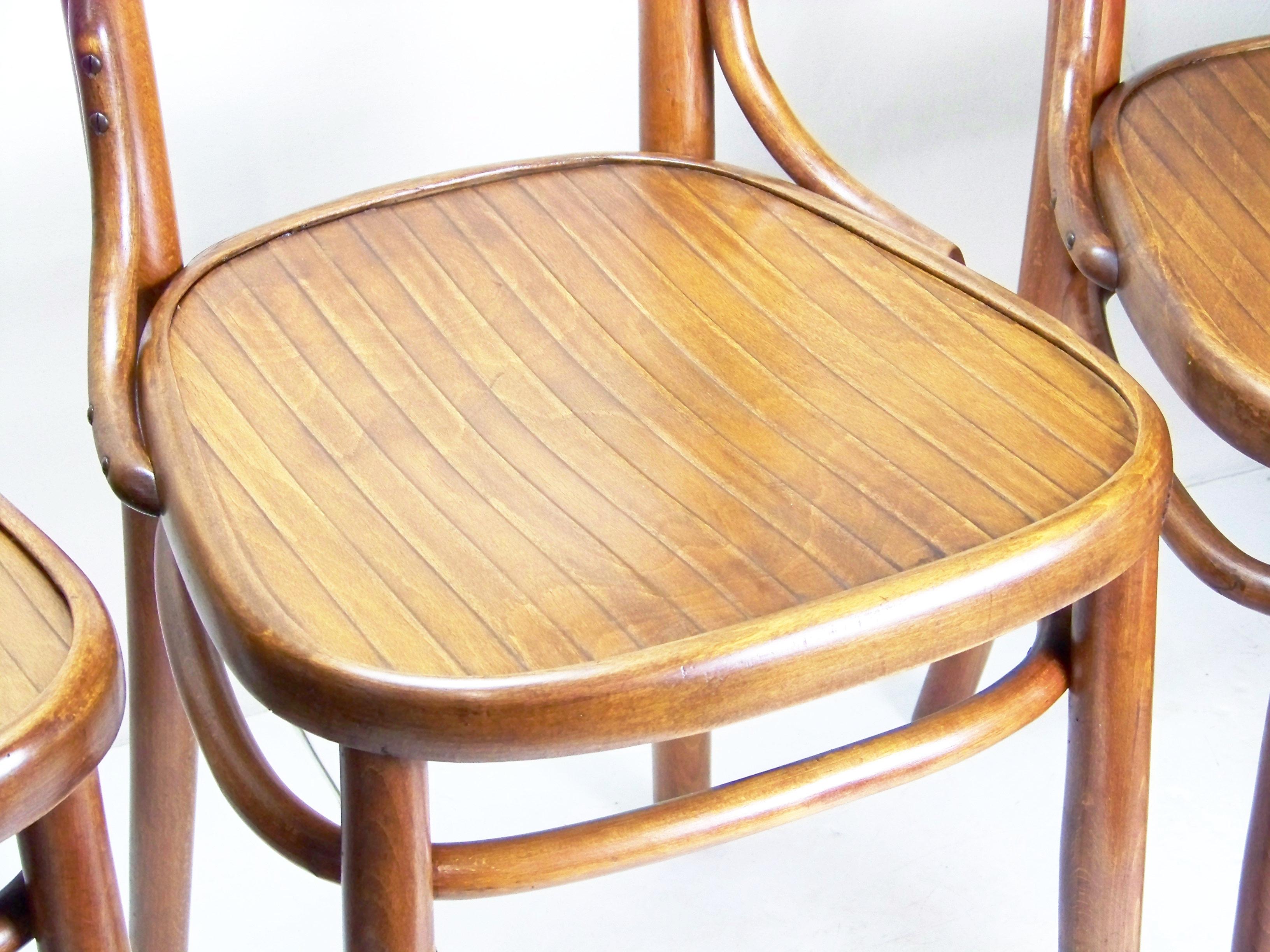 6x Thonet chairs Nr. 157 In Good Condition For Sale In Praha, CZ