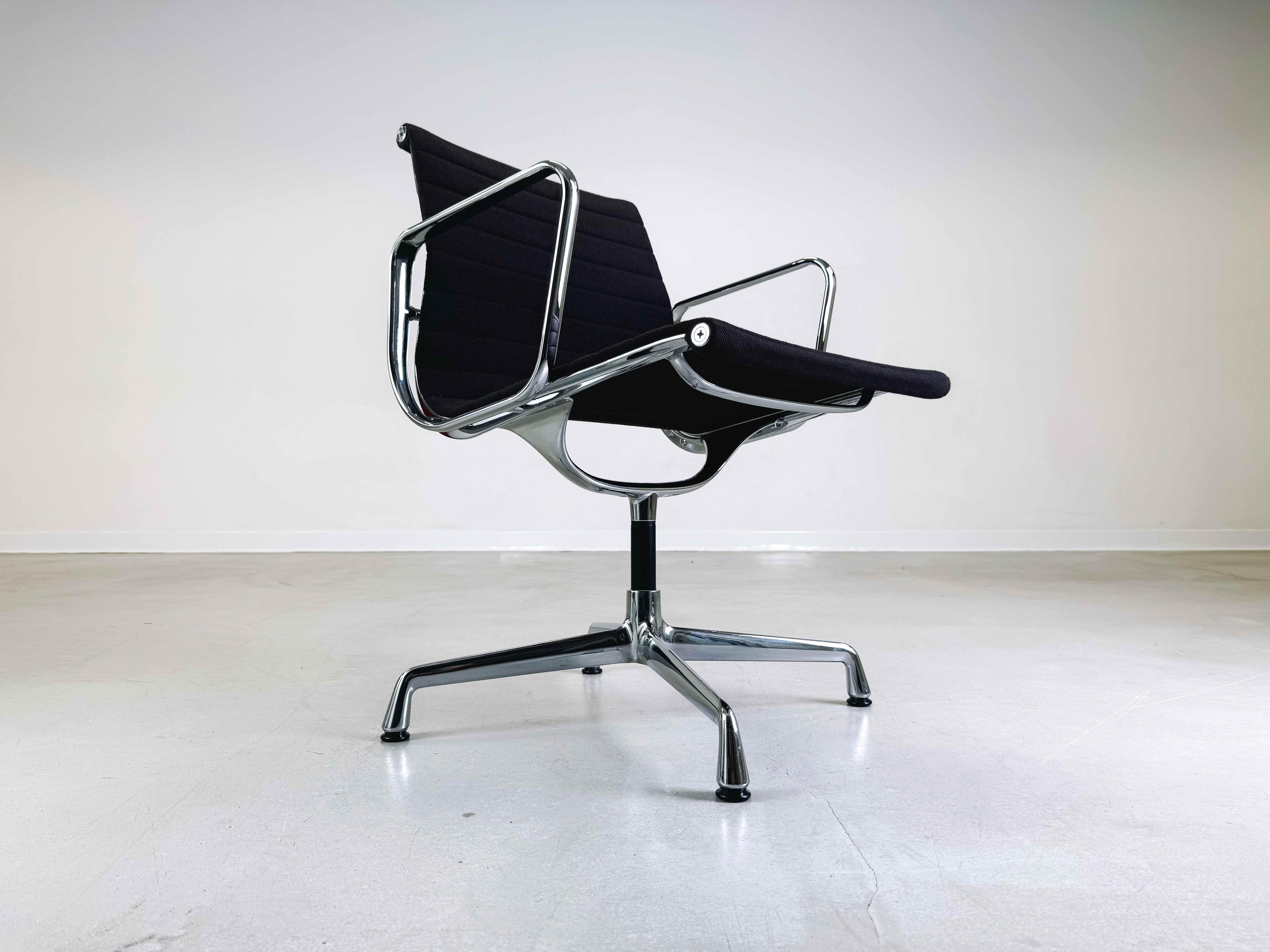 6x Vitra EA 108 office chair Charles & Ray Eames Hopsak Chocolat In Good Condition In Berlin, DE