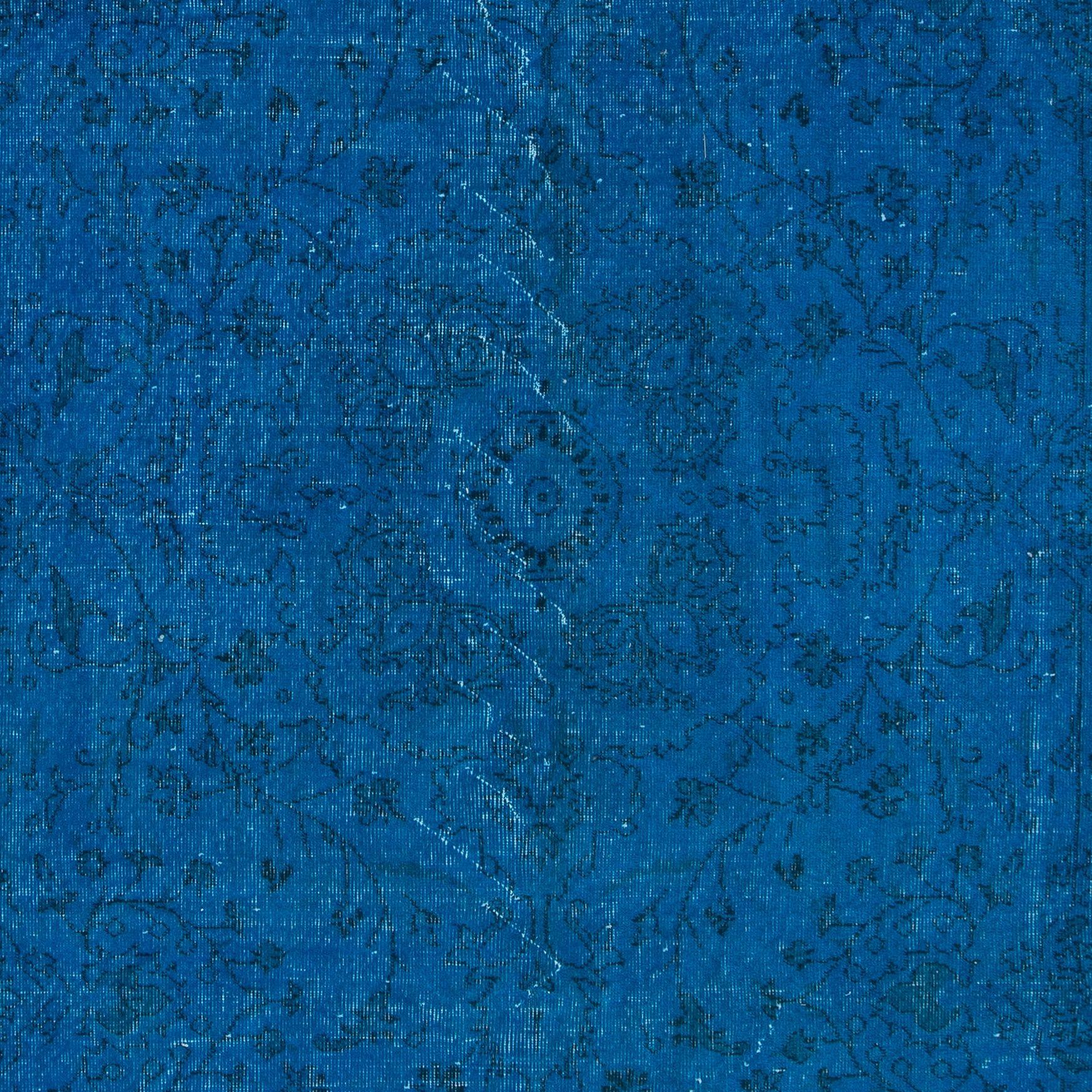 6x10 Ft authentischer handgefertigter türkischer Teppich in Blau, einzigartiger upcycelter Teppich, Unikat (Moderne) im Angebot