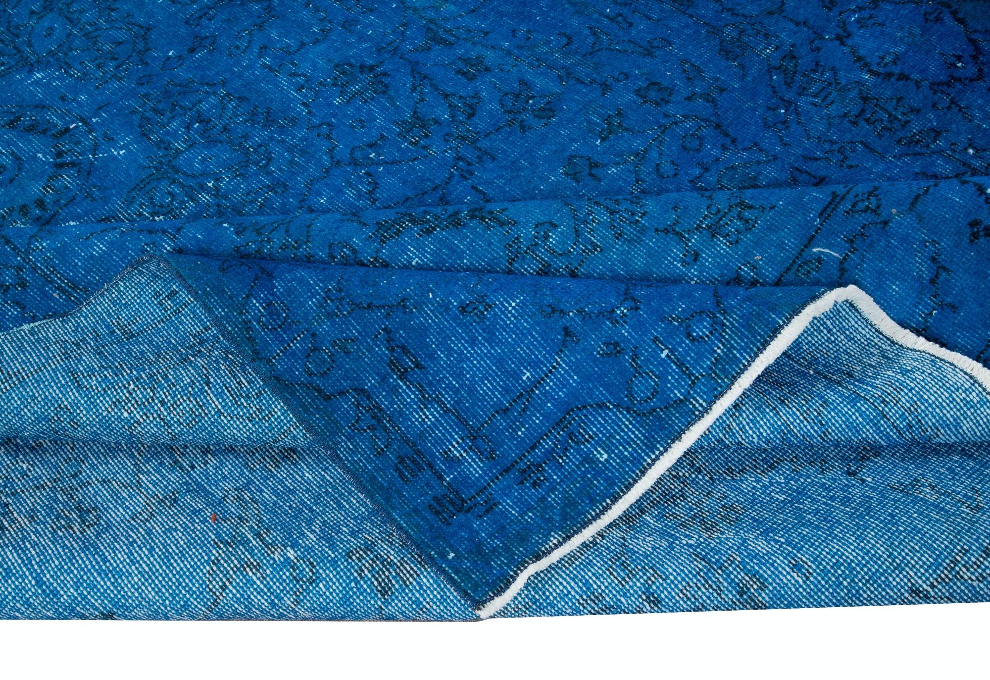 6x10 Ft authentischer handgefertigter türkischer Teppich in Blau, einzigartiger upcycelter Teppich, Unikat (Türkisch) im Angebot