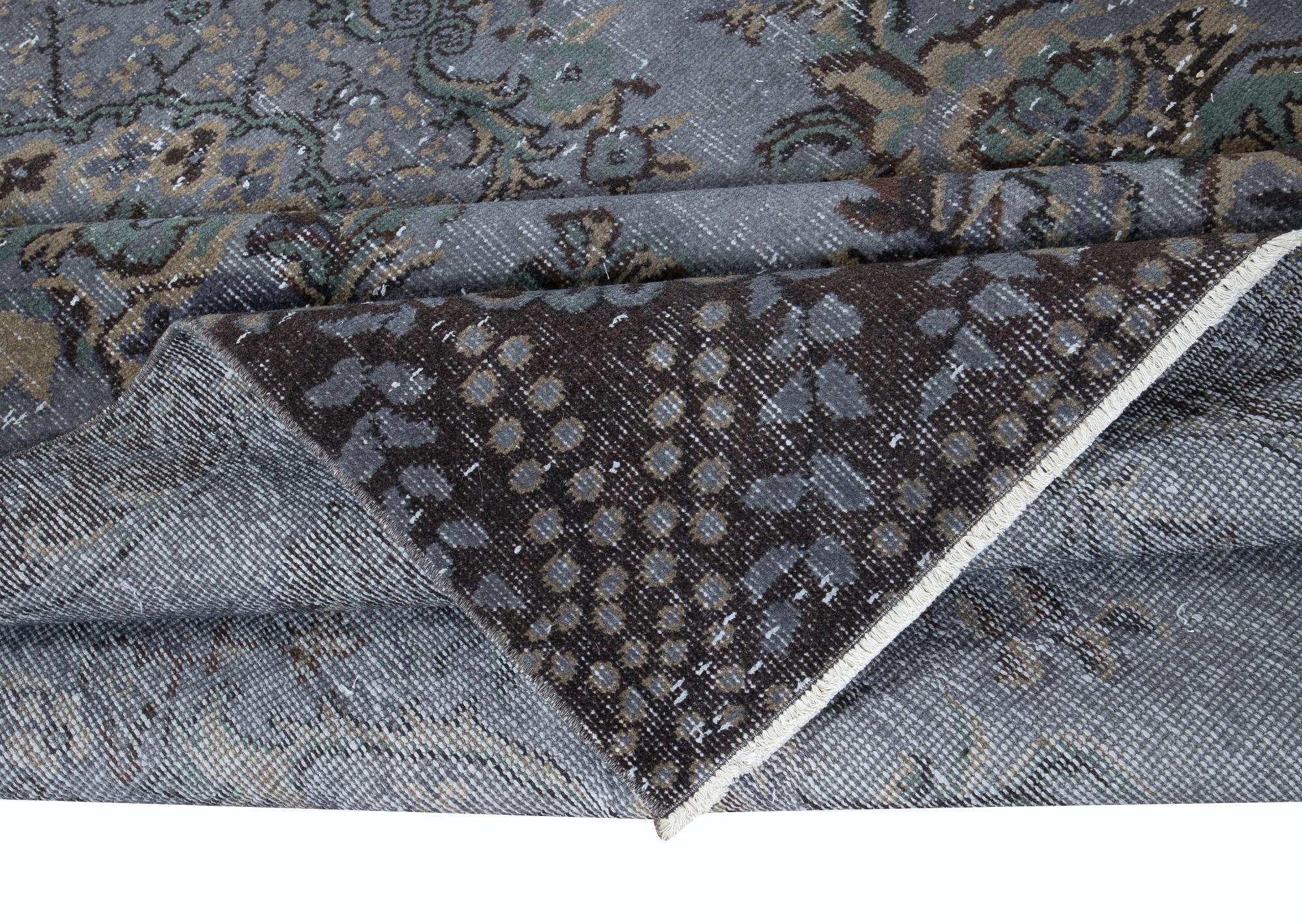 Hand-Knotted 6x10 Ft Decorative Handmade Turkish Modern Wool Rug in Black & Gray Colors For Sale
