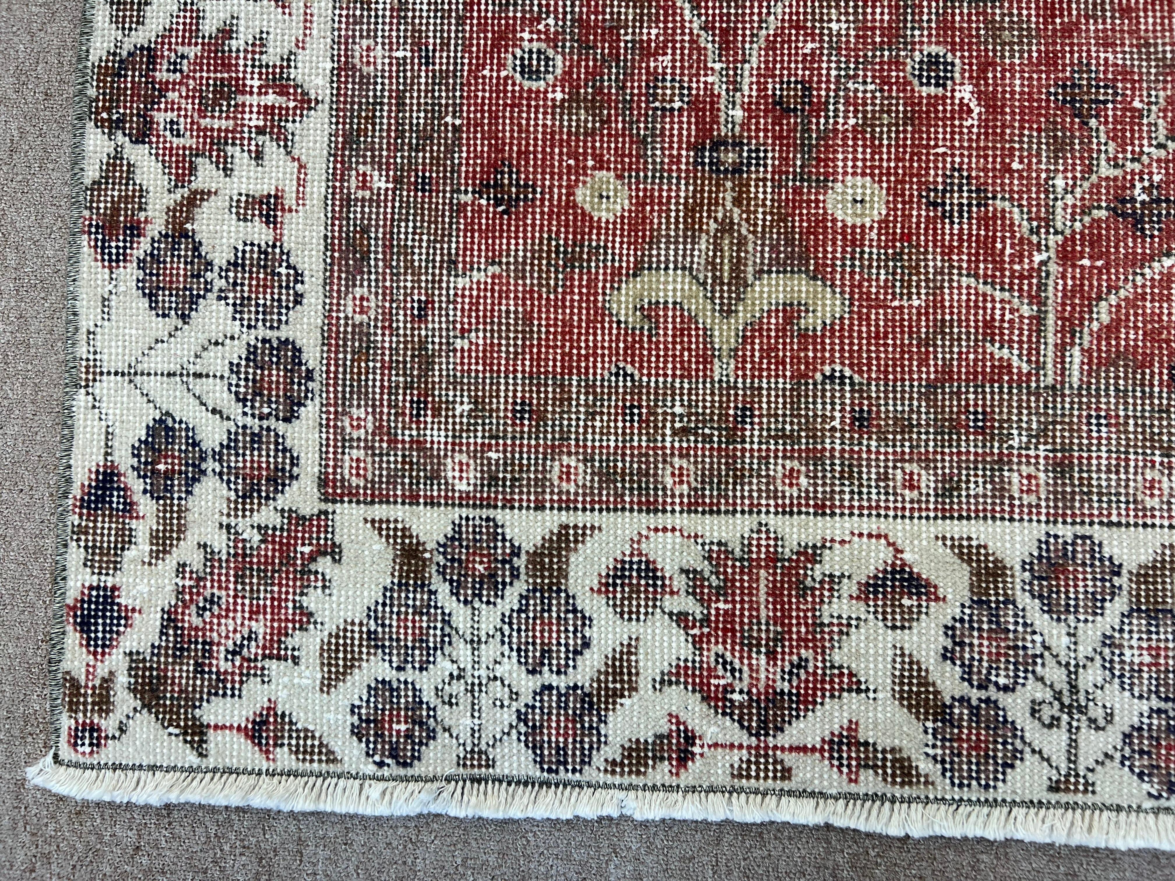 6x10 Ft Floral Pattern Floor Covering, Vintage Handmade Turkish Wool Area Rug For Sale 6