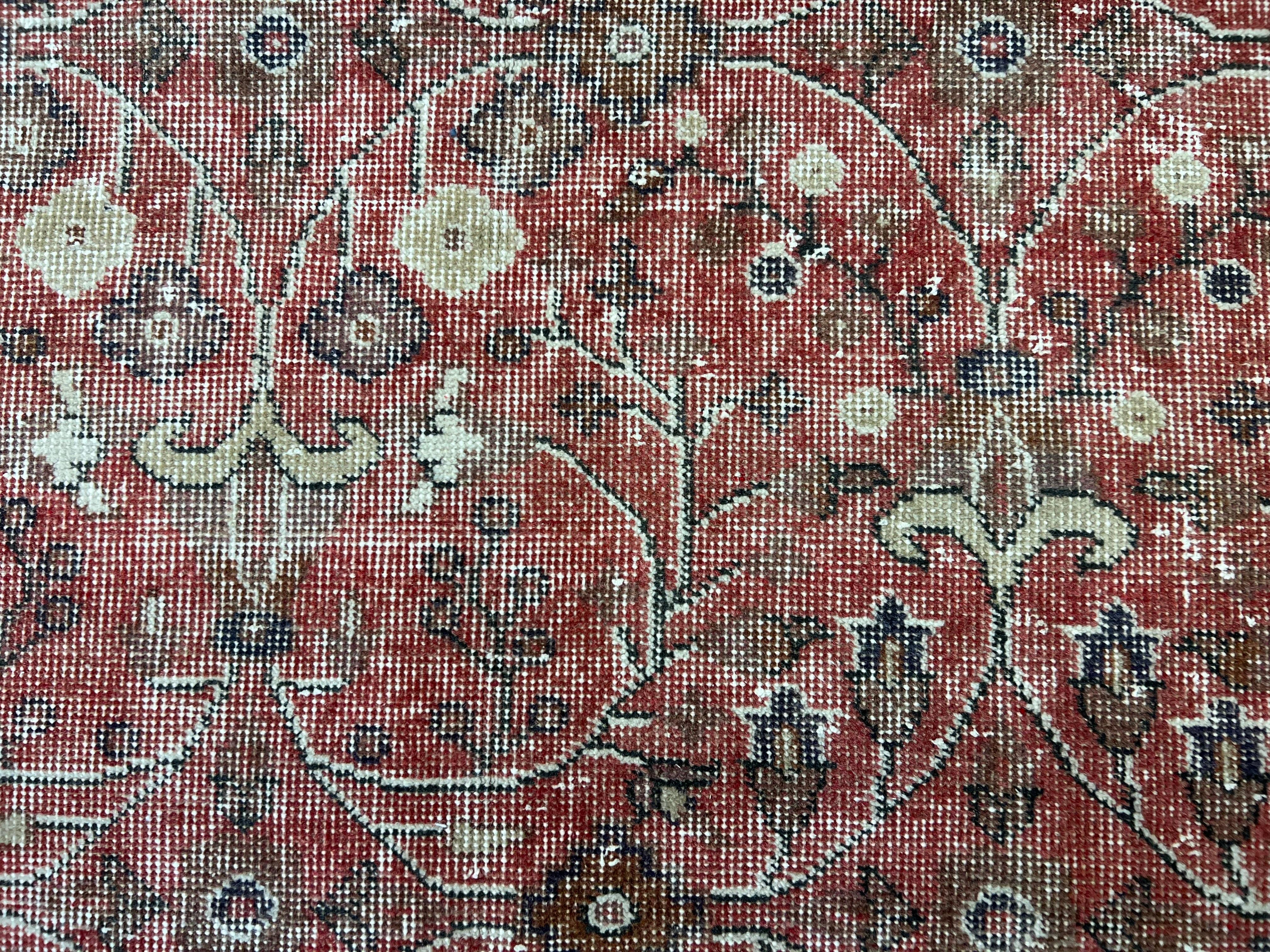 6x10 Ft Floral Pattern Floor Covering, Vintage Handmade Turkish Wool Area Rug For Sale 8
