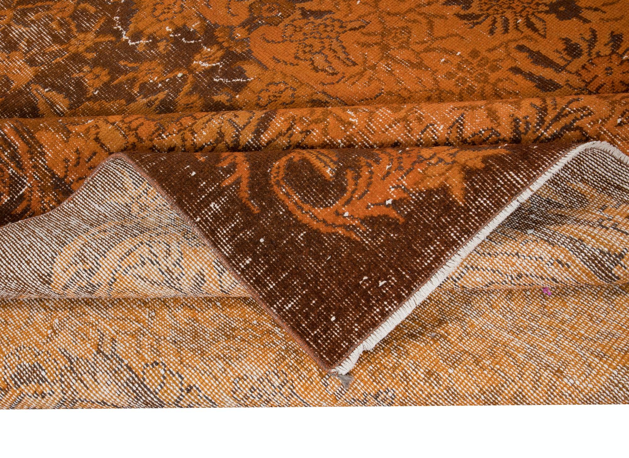6x10 Ft Moderner handgefertigter Teppich in Orange, türkischer Vintage-Teppich, Bodenbezug (Handgeknüpft) im Angebot