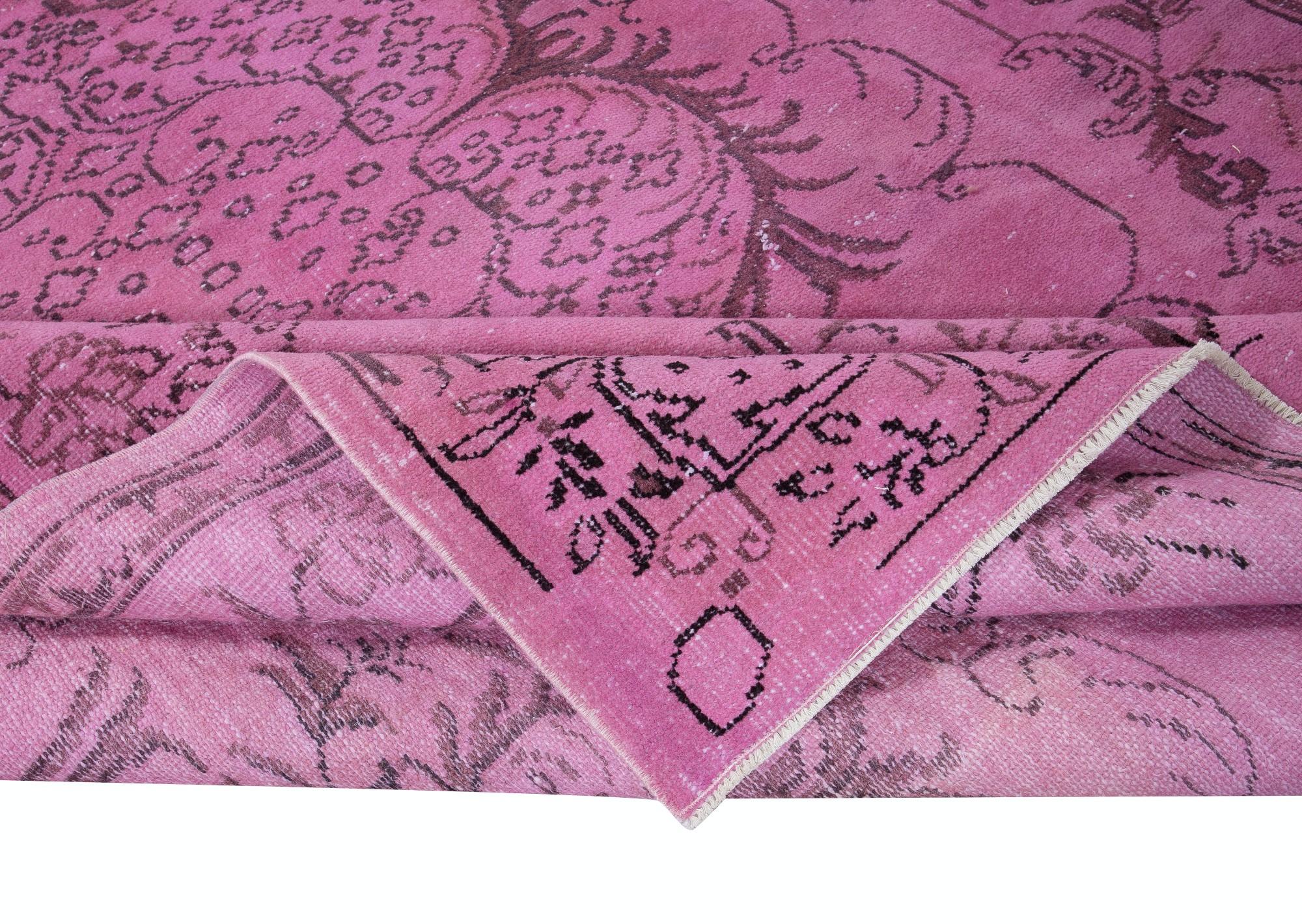 Turc 6x10 Ft Modernity Medallion Design Rug in Pink, Handwoven and Handknotted in Turkey (tapis tissé et noué à la main en Turquie) en vente