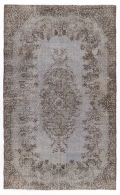 Alfombra de Anatolia Vintage de 6x10 Pies, Hecha a Mano y Teñida de Gris