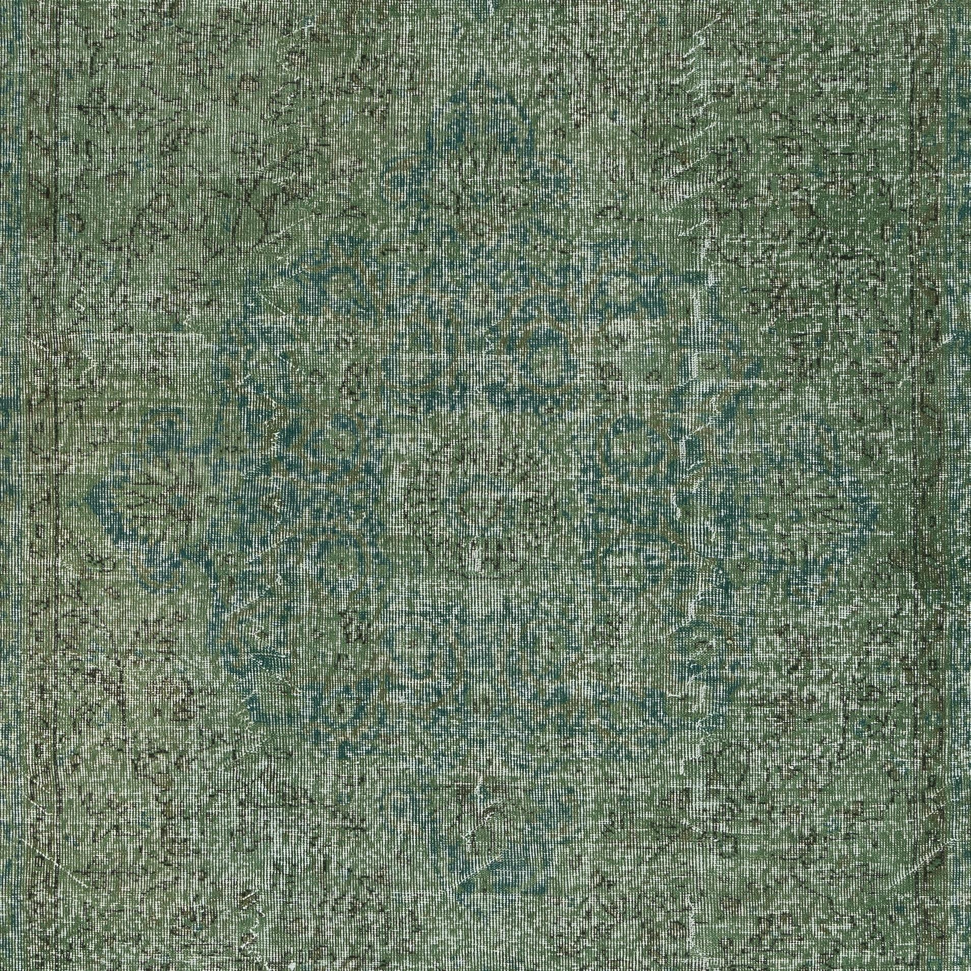 6x10 Ft Vintage Handmade Türkische Wolle Teppich Redyed in Grün für moderne Interieurs (Handgeknüpft) im Angebot