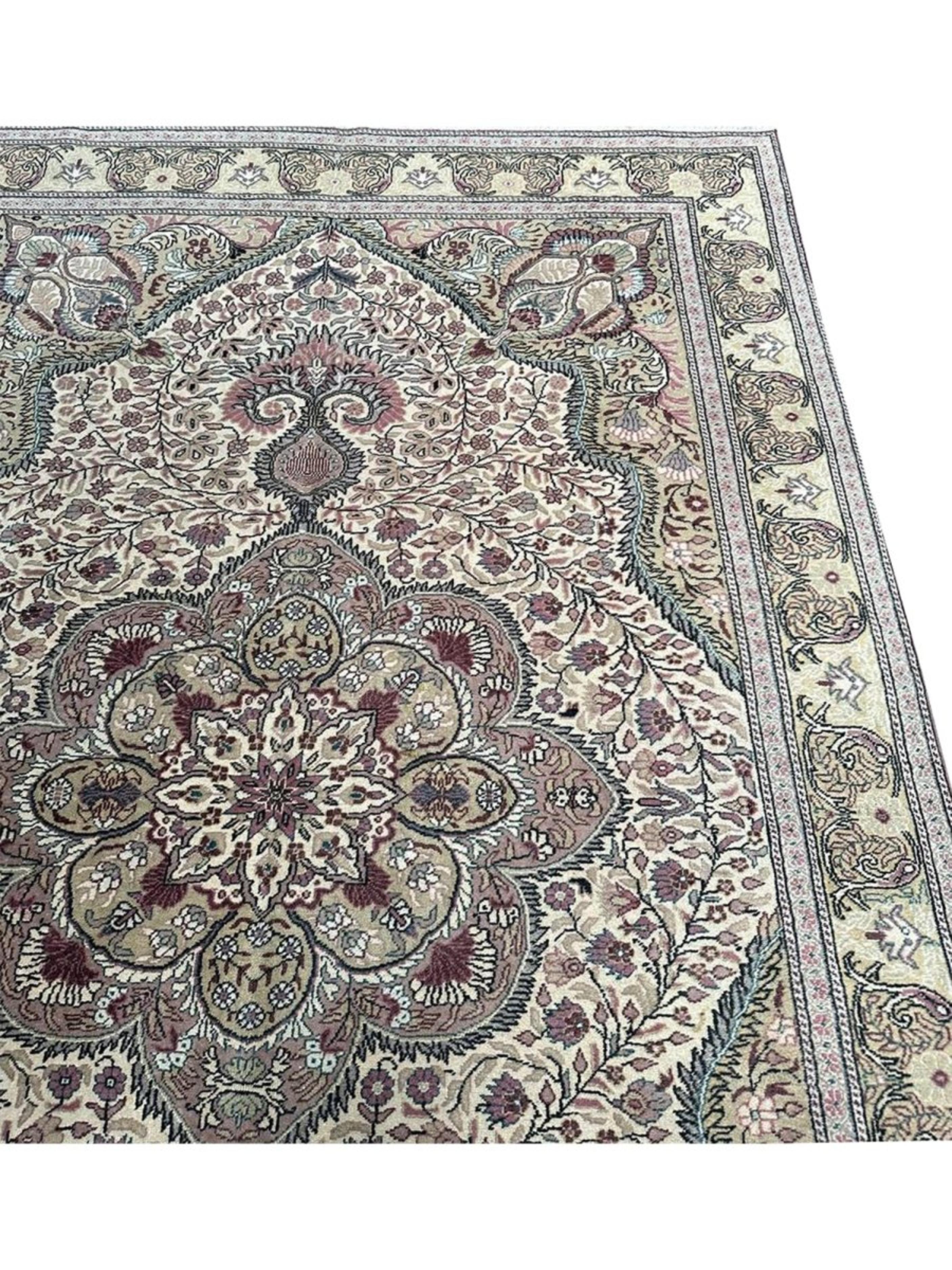 6x10 Handgeknüpfter elfenbeinfarbener und grüner alttürkischer Kayseri-Teppich im Zustand „Gut“ im Angebot in Dallas, TX