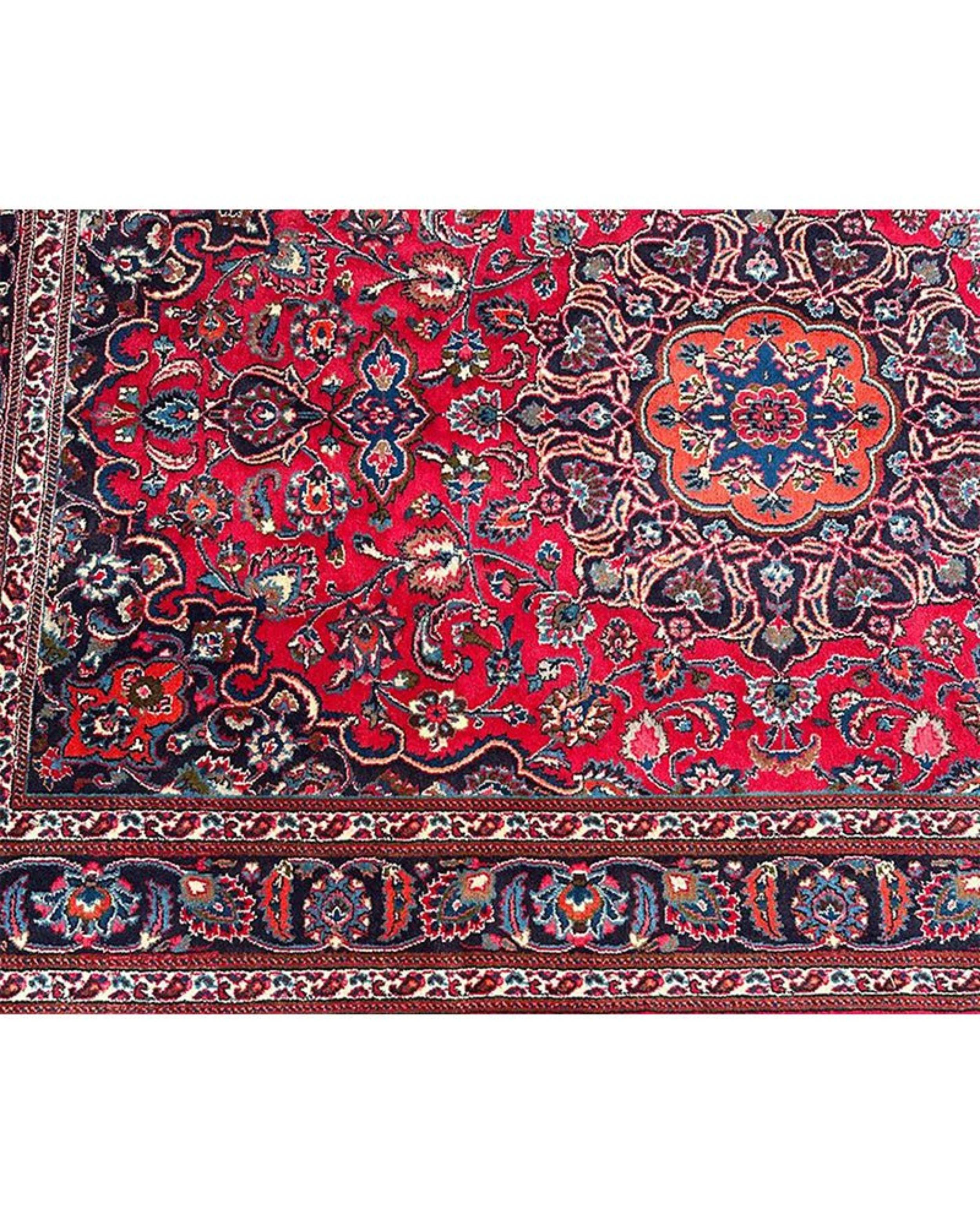 Fin du 20e siècle 6x10 Hand Knotted Old Mashad Area Rug en vente