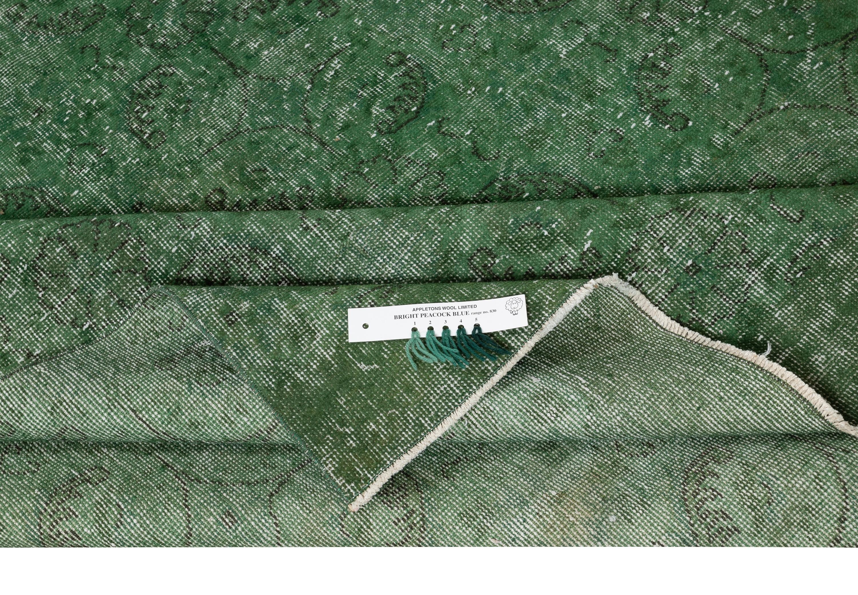 6x10.3 Ft Overdyed Grüner Wollteppich. Handgefertigter türkischer Vintage-Teppich für das Wohnzimmer (Moderne) im Angebot