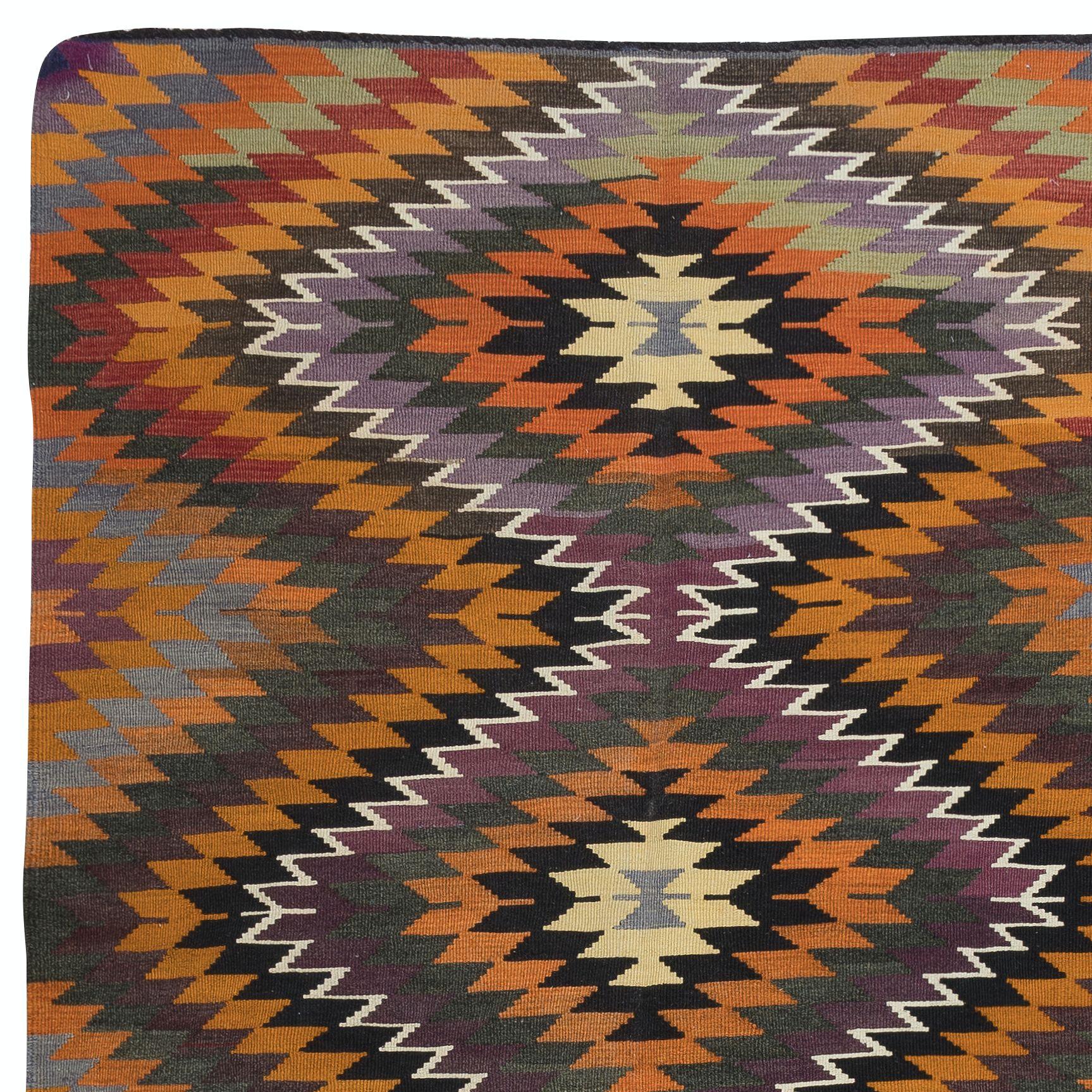 6x10.8 Ft handgewebter Anatolischer Kelim, mehrfarbiger Vintage-Teppich mit Diamantdesign (Türkisch) im Angebot