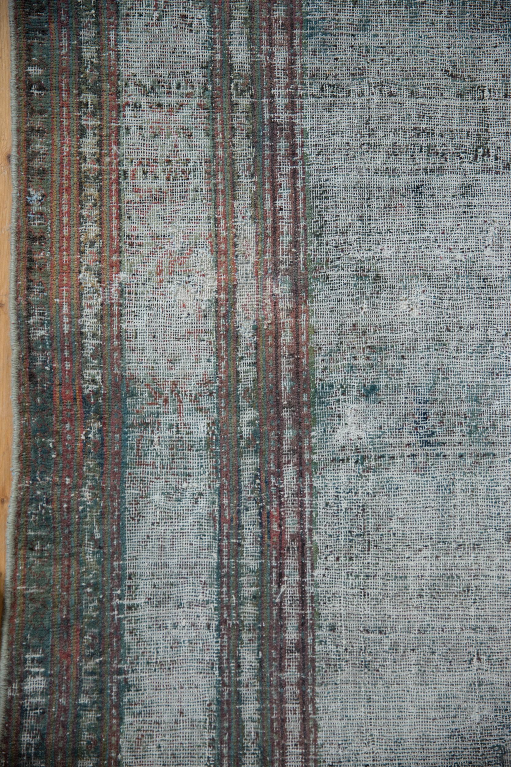 XX secolo Tappeto Malayer Vintage Distressed in vendita