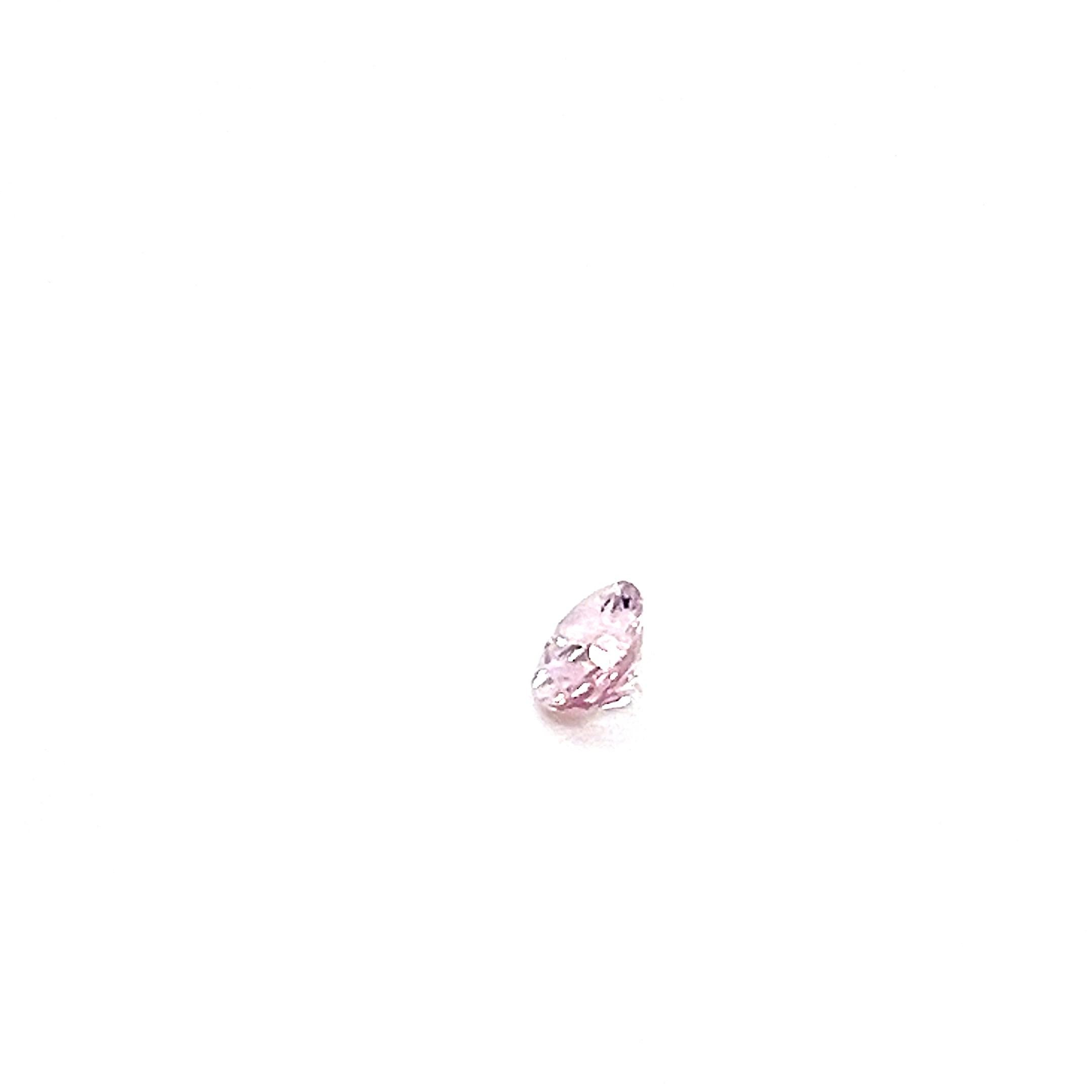 Scopri la bellezza affascinante delle gemme di morganite rosa su Blue Star Gemstones. La nostra collezione presenta una varietà di forme, colori e prezzi che si adattano a tutti i gusti e a tutte le tasche. Che tu stia cercando una delicata