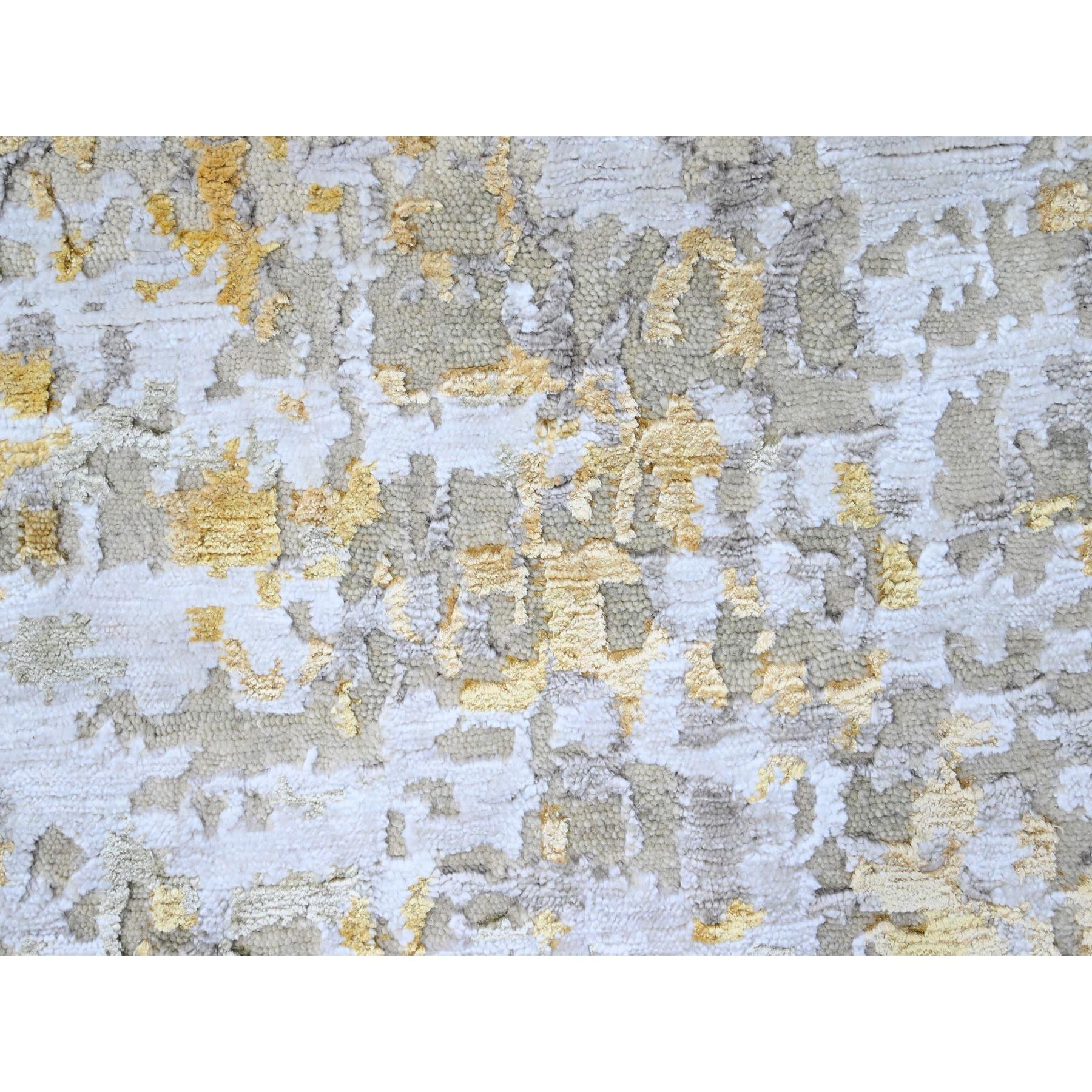 Annodato a mano Tappeto rotondo 6'x6' beige e oro in lana e seta con disegno astratto annodato a mano in vendita
