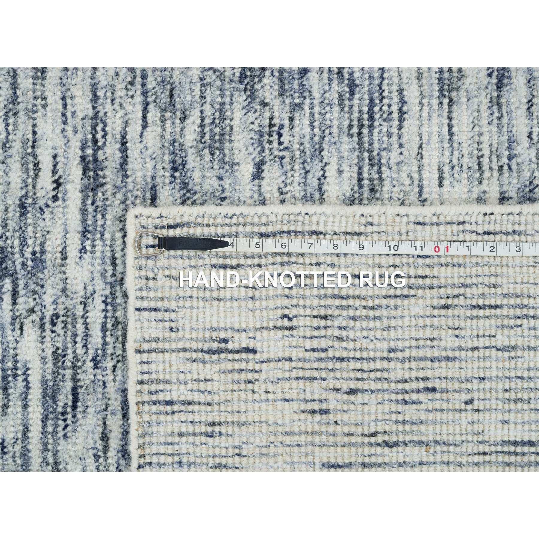 6'x6' Blau und Elfenbein, Modernes Striae Design, Wolle Handgeknüpft, Quadratischer Teppich im Angebot 3