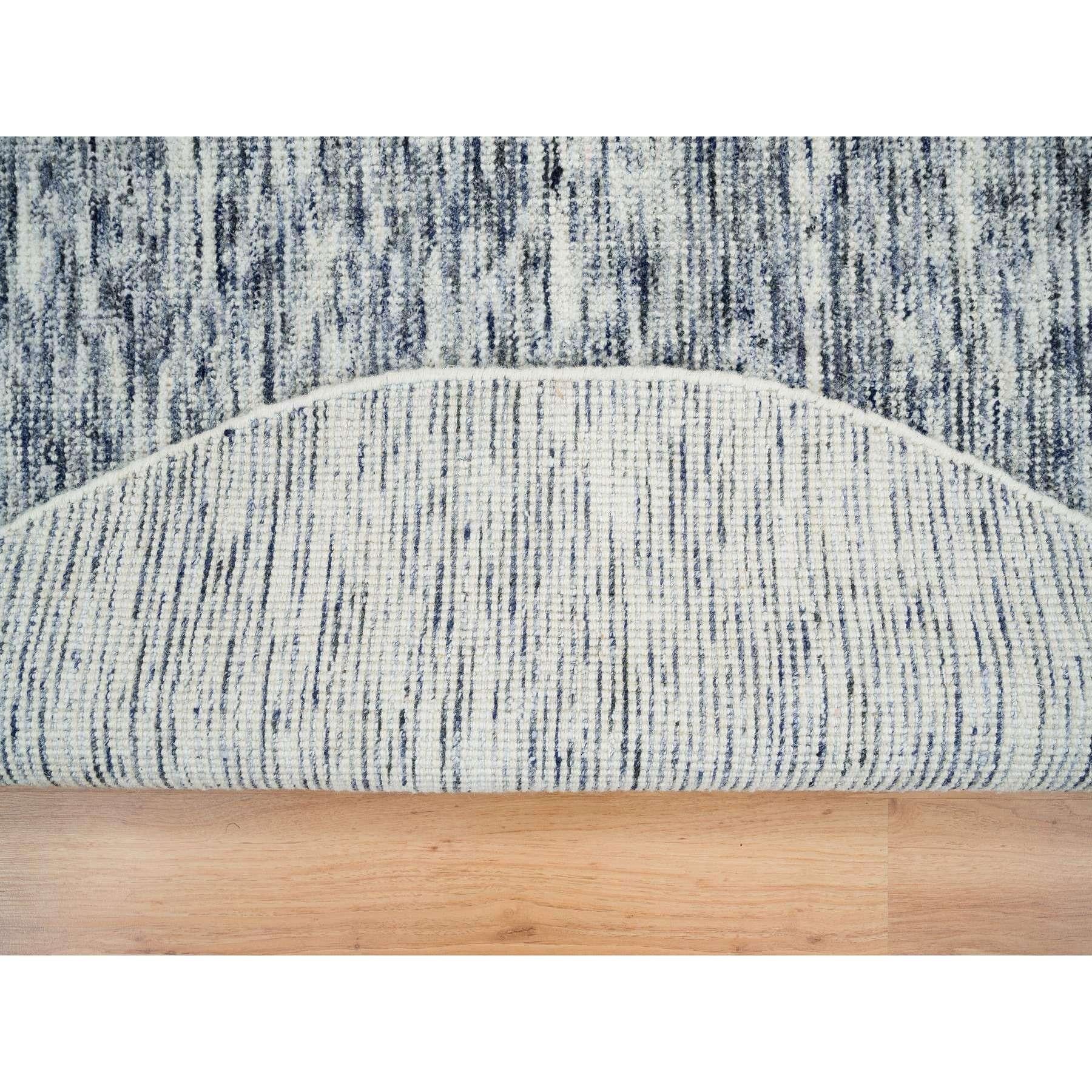 Alfombra redonda 6'x6' Azul y Marfil de pura lana tejida a mano con diseño moderno de estrías Moderno en venta