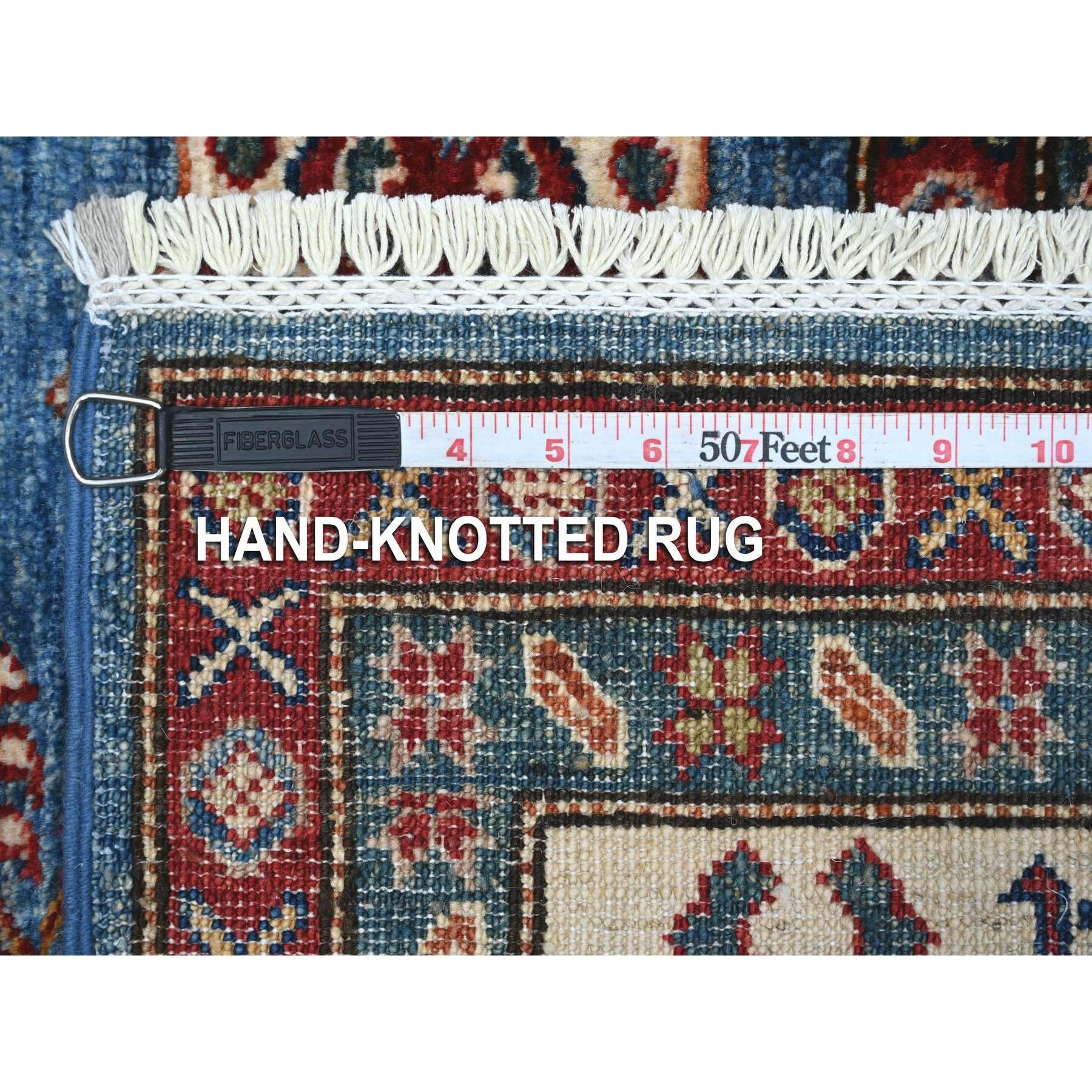 6'x6' Alfombra Oriental Cuadrada de Lana Azul Anudada a Mano con Elementos Tribales Super Kazak en Nuevo estado para la venta en Carlstadt, NJ