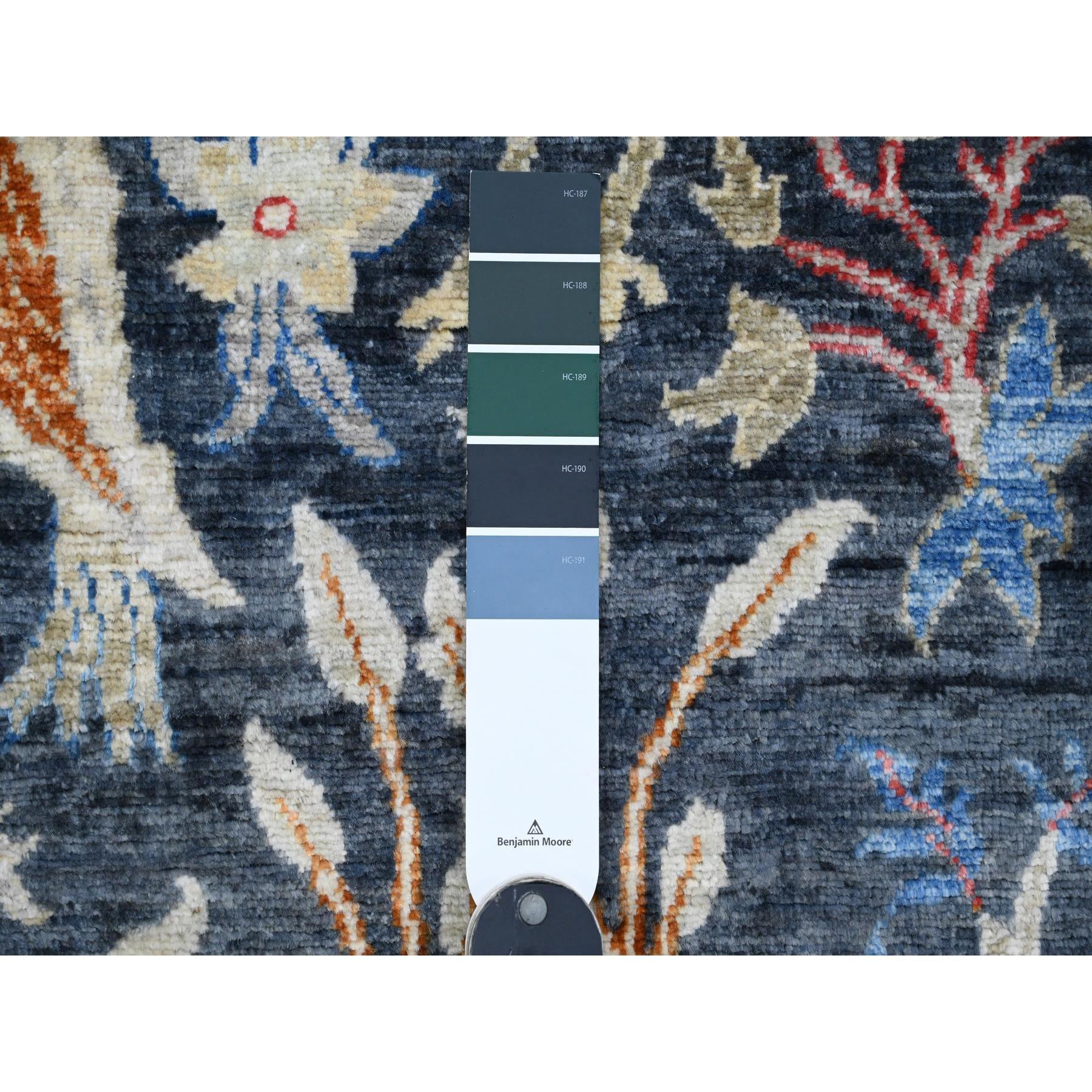 Oushak 6'x6' Blue Peshawar Bird of Paradise Design Tappeto quadrato annodato a mano interamente in lana in vendita