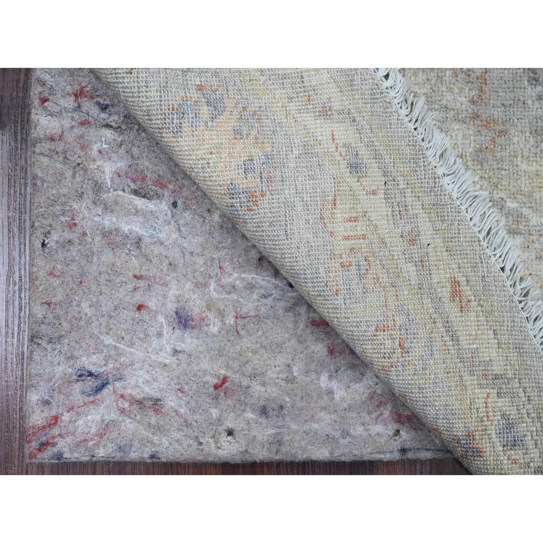 Puderblau, All Over Ziegler Mahal Design, ausgewaschen mit ausgewogenen Farbnuancen, handgeknüpft, reine Wolle, rund, Orientteppich
Primäre MATERIALIEN: Wolle
Latex: Kein Flor 
Höhe: 0,25 Zoll
Stil: Transitional
Grundfarbe: Blau
Sekundäre Farben: