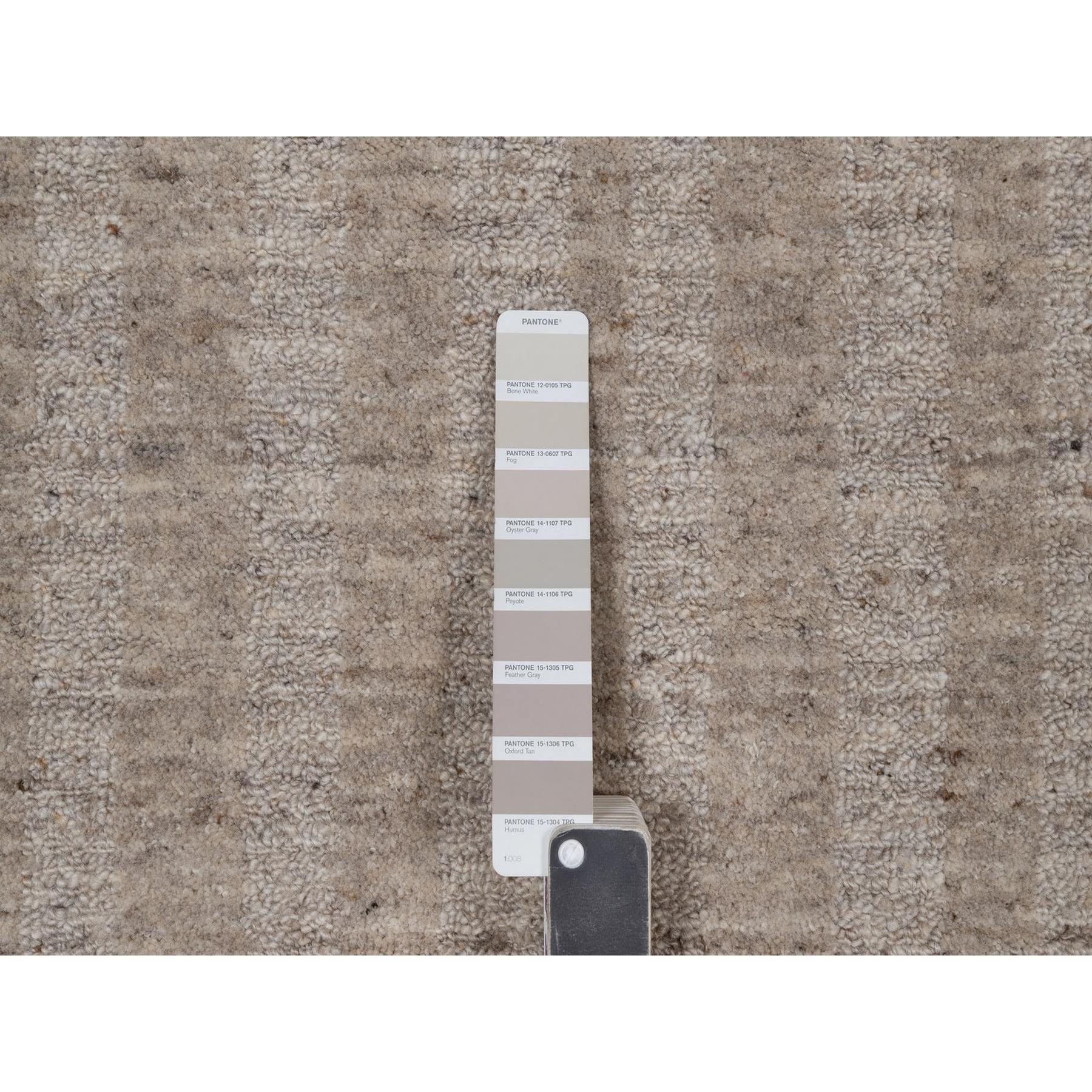 6'x6' Brown Stripes Design Salt and Pepper Hand Effect Loomed Pure Wool Rug (Indisch) im Angebot