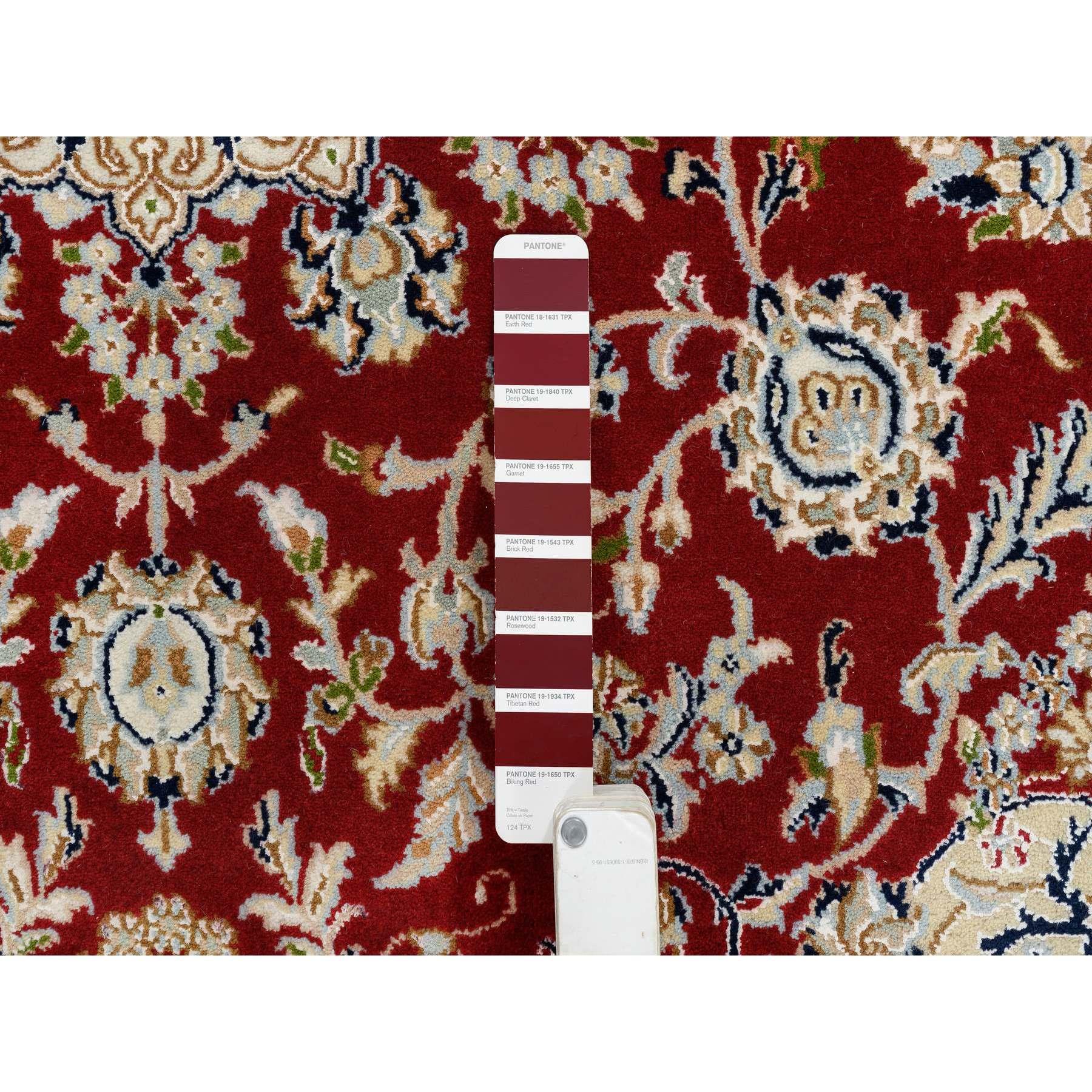 6'x6' Kirschroter Nain-Blumenmuster 250 KPSI handgeknüpfter quadratischer Teppich aus Wolle (Indisch) im Angebot