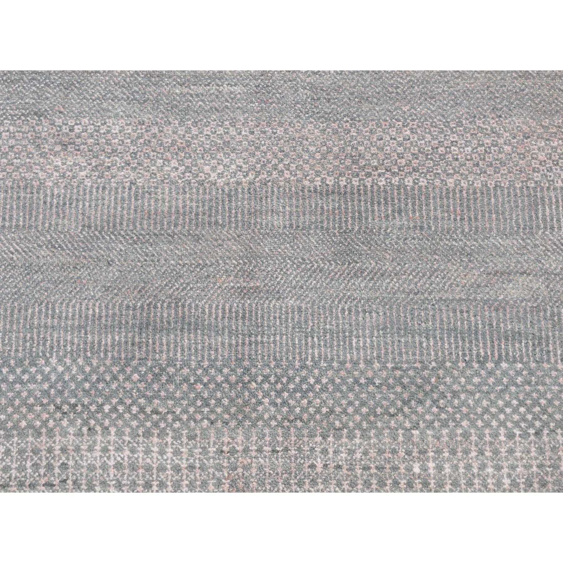 Indian 6'x6' Cloud Gray, Wool and Silk, Grass Design, Hand Knotted, Round Rug For Sale