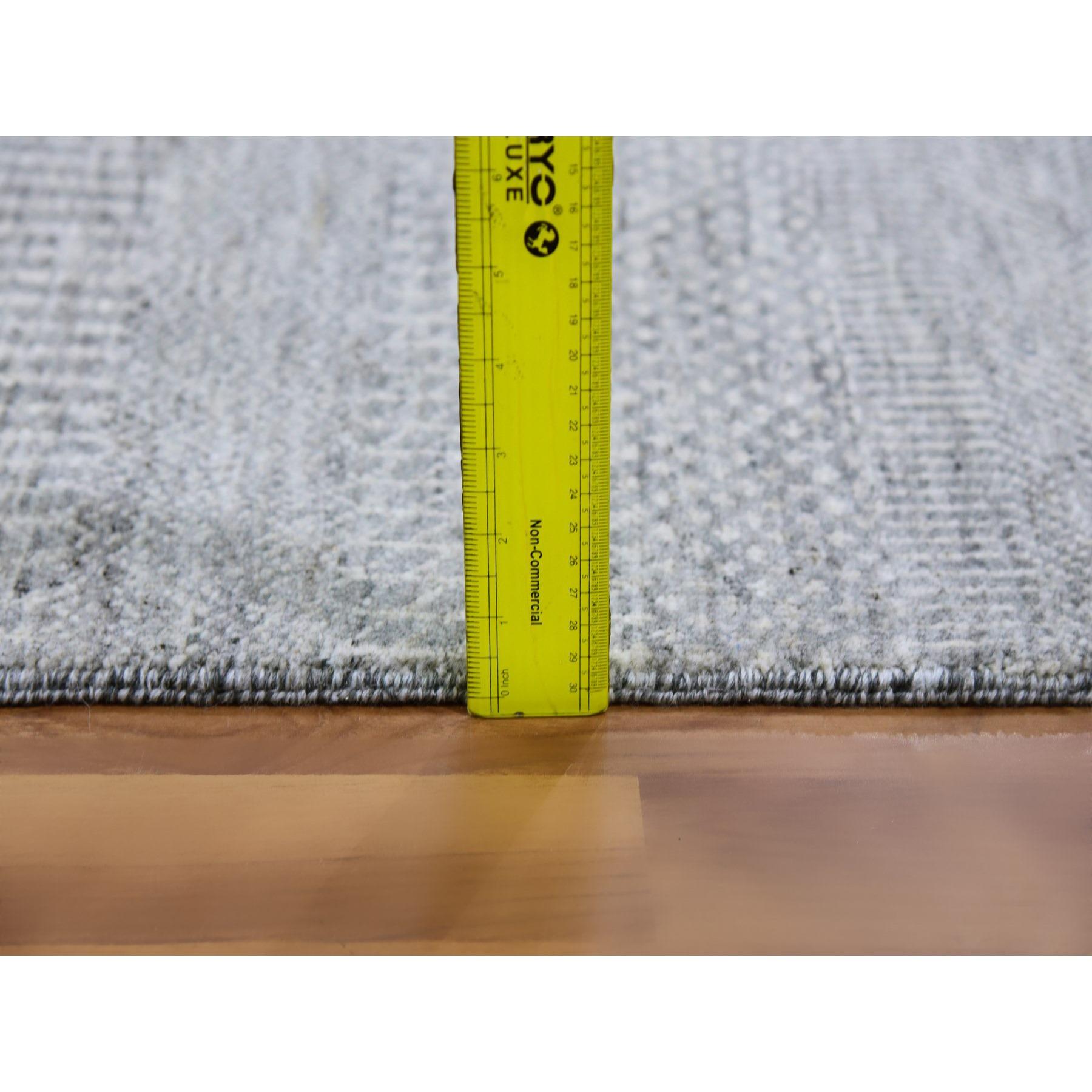 6'x6' Dark Gray Hand Knotted Modern Grass Design Natural Undyed Wool Square Rug In New Condition For Sale In Carlstadt, NJ