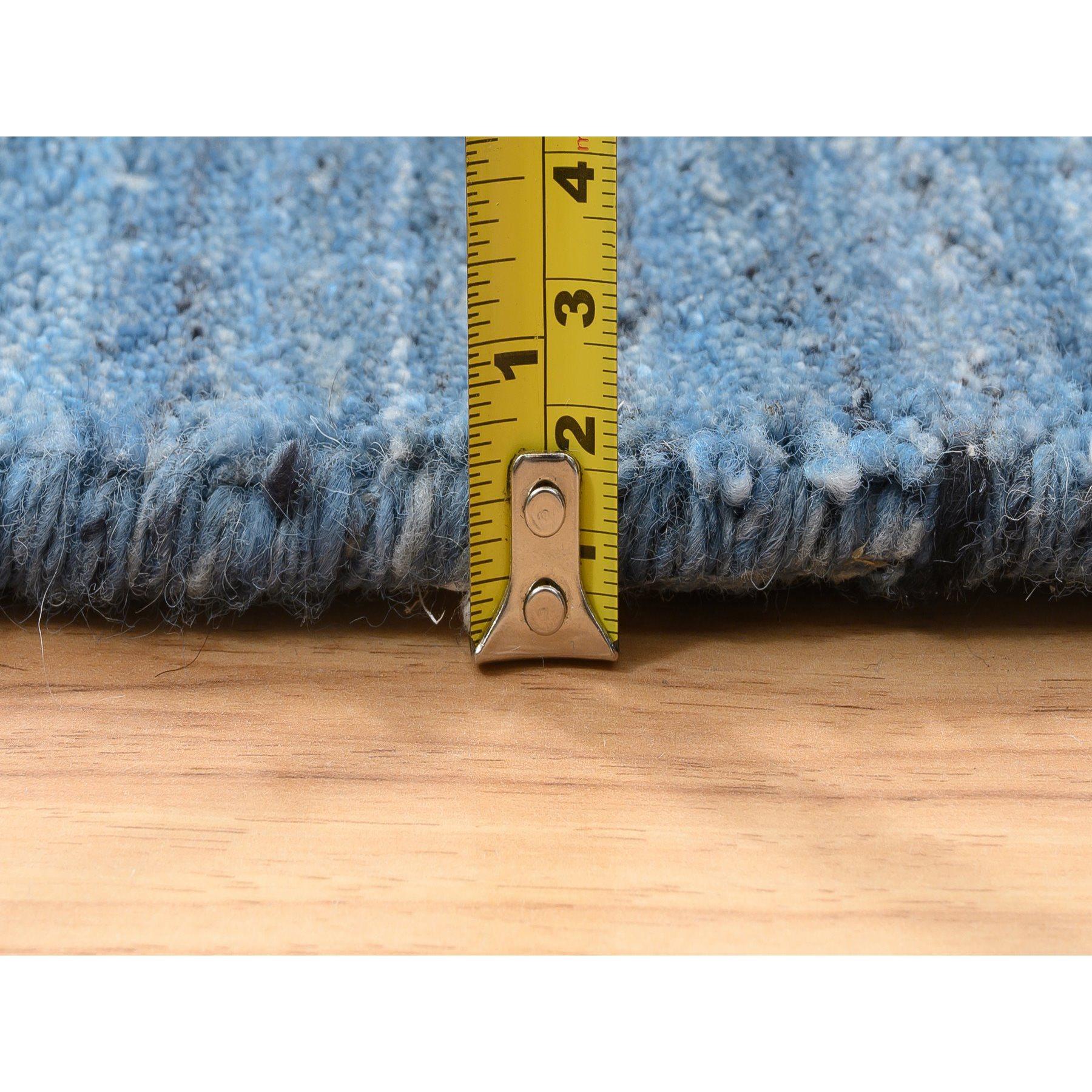 XXIe siècle et contemporain 6'x6' Denim Blue, Laine douce tissée à la main, Design Modern, Tapis d'Orient Rond