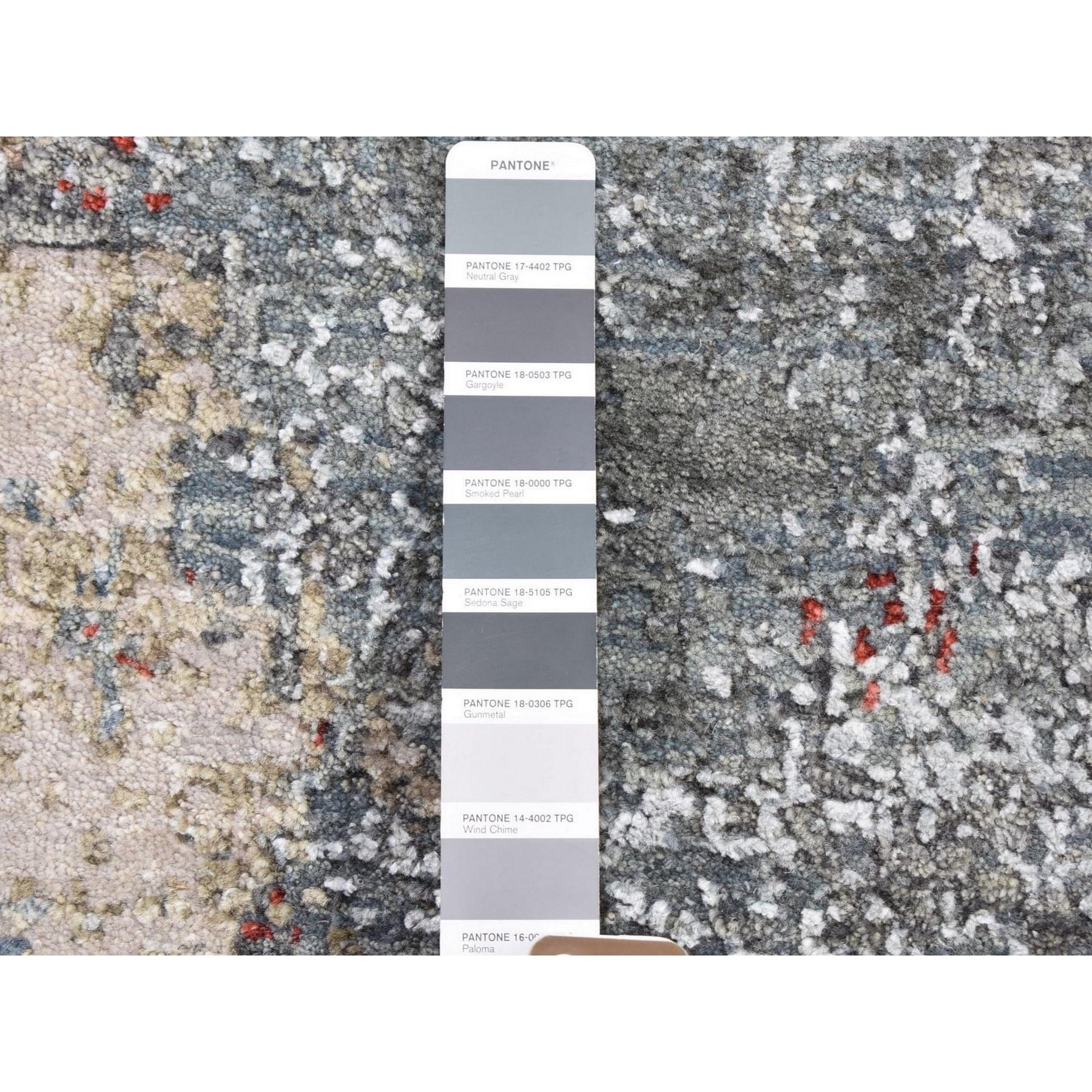 Indien Tapis en laine et soie 6'x6' Denser Weave Charcoal Gray Round Abstract Design en vente
