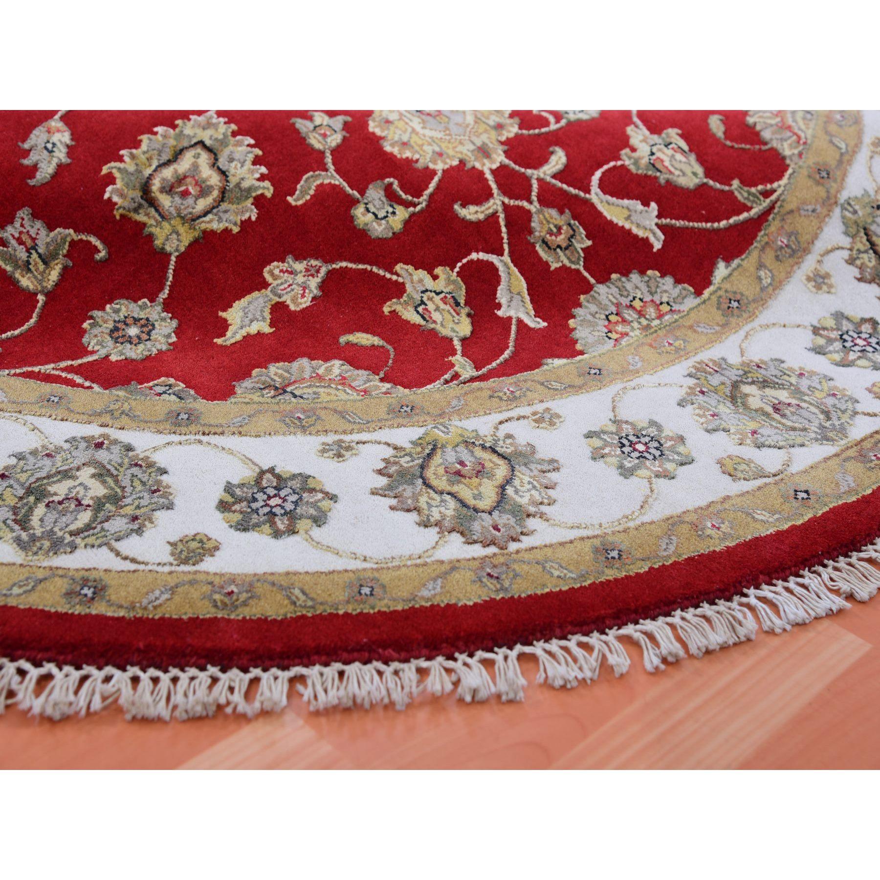 6'x6' Exotic Red Hand Knotted Wool and Silk Rajasthan Design Round Rug In New Condition For Sale In Carlstadt, NJ