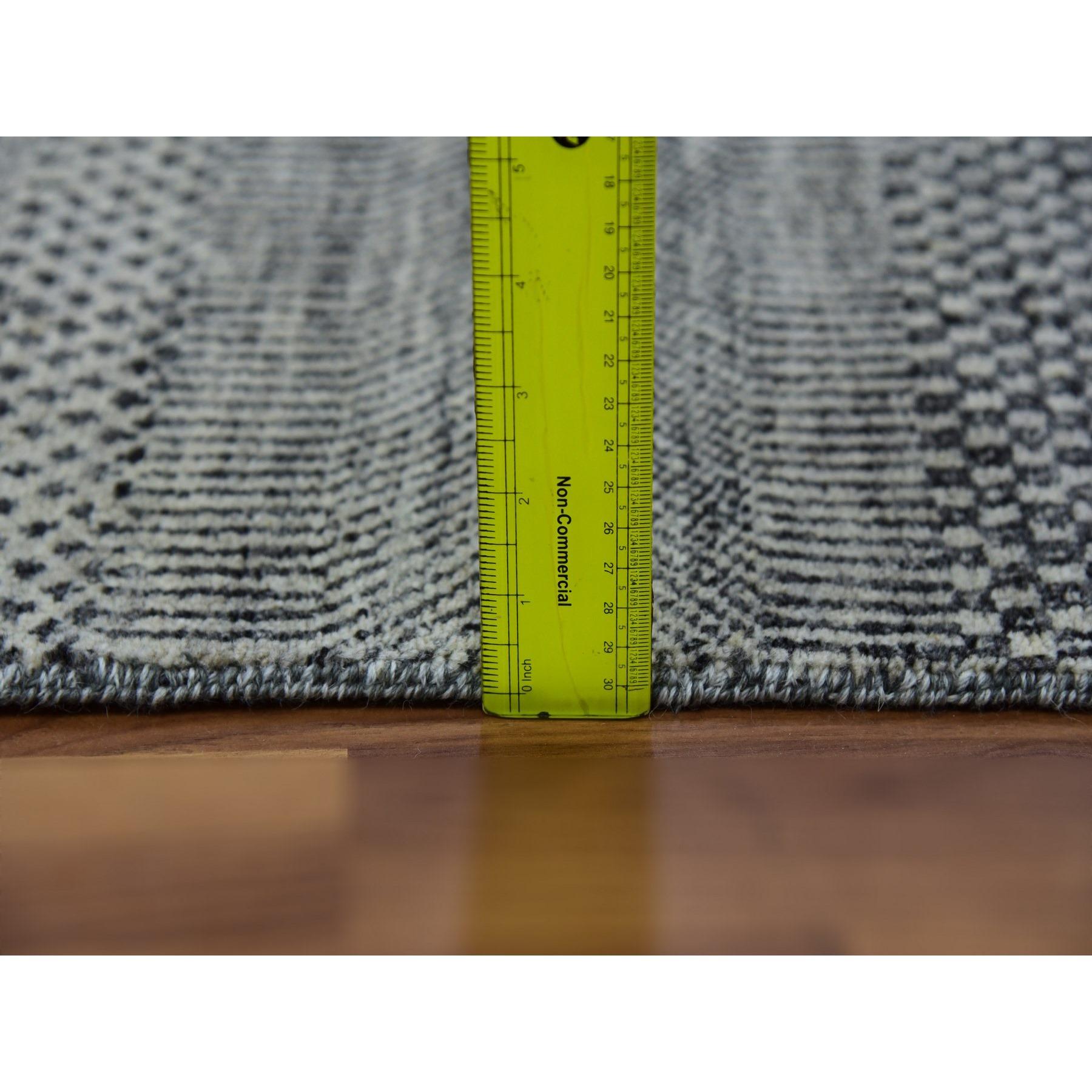 Tapis carré gris flanelle non teint 100% laine Grass Design noué à la main 6'x6'. Neuf - En vente à Carlstadt, NJ
