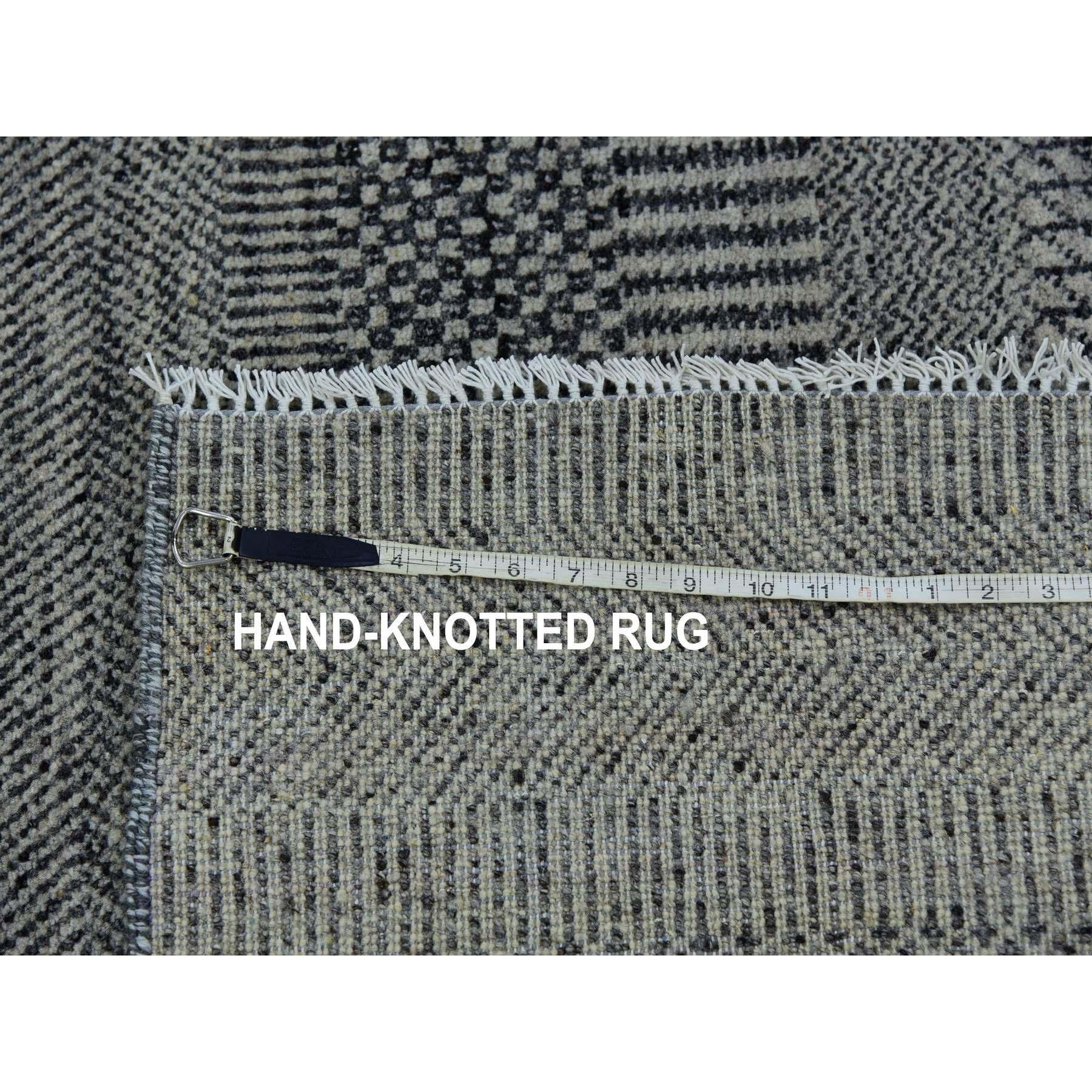 XXIe siècle et contemporain Tapis carré gris flanelle non teint 100% laine Grass Design noué à la main 6'x6'. en vente