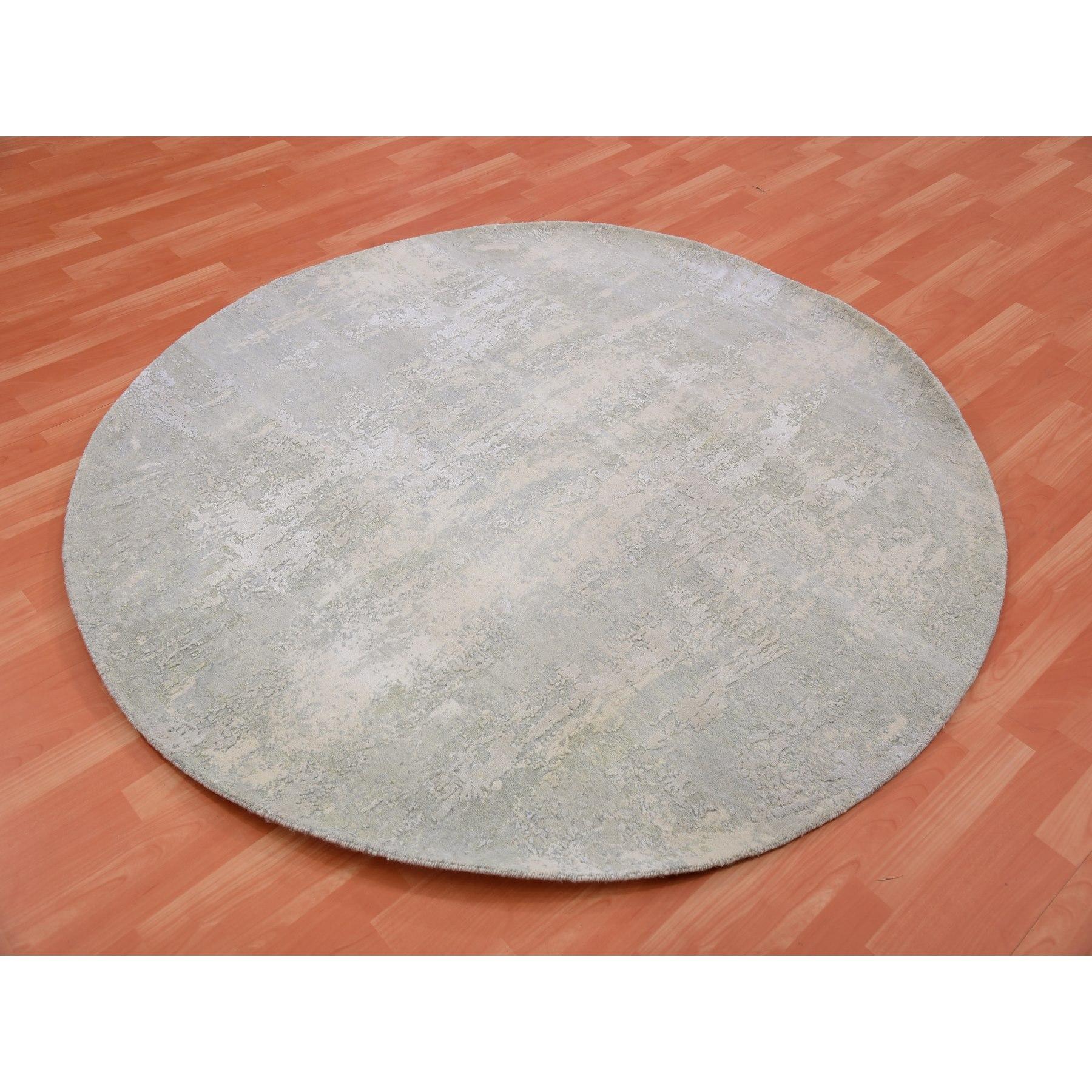 Moderno Tappeto rotondo moderno astratto 6'x6' in lana e seta grigio flanella annodato a mano in vendita