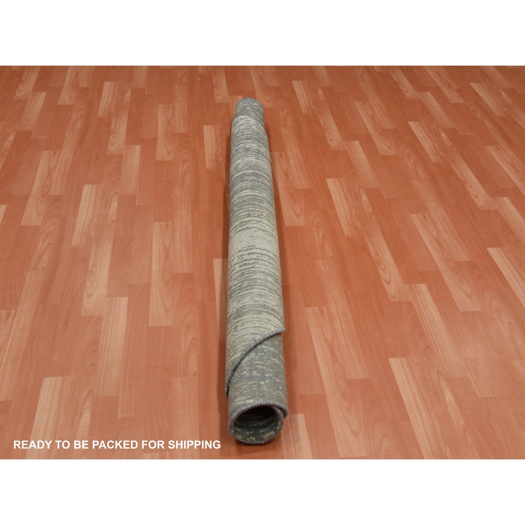 Annodato a mano Tappeto rotondo in lana moderna Ombre 6'x6' grigio e nero densamente intrecciato a mano in vendita
