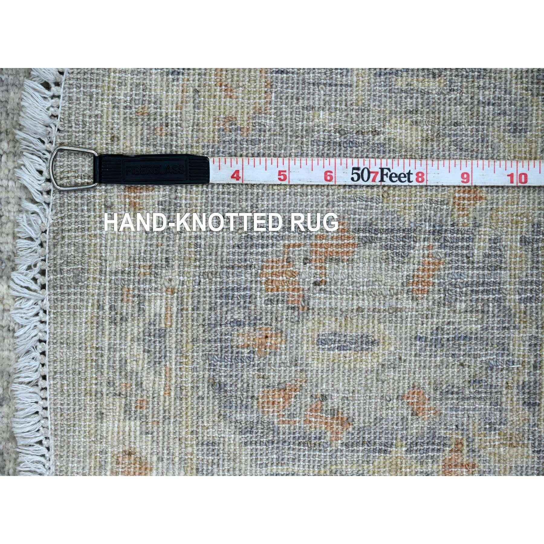 6'x6' Grauer runder Teppich aus reiner Wolle im Peshawar Ziegler Mahal-Design, handgeknüpft im Zustand „Neu“ im Angebot in Carlstadt, NJ