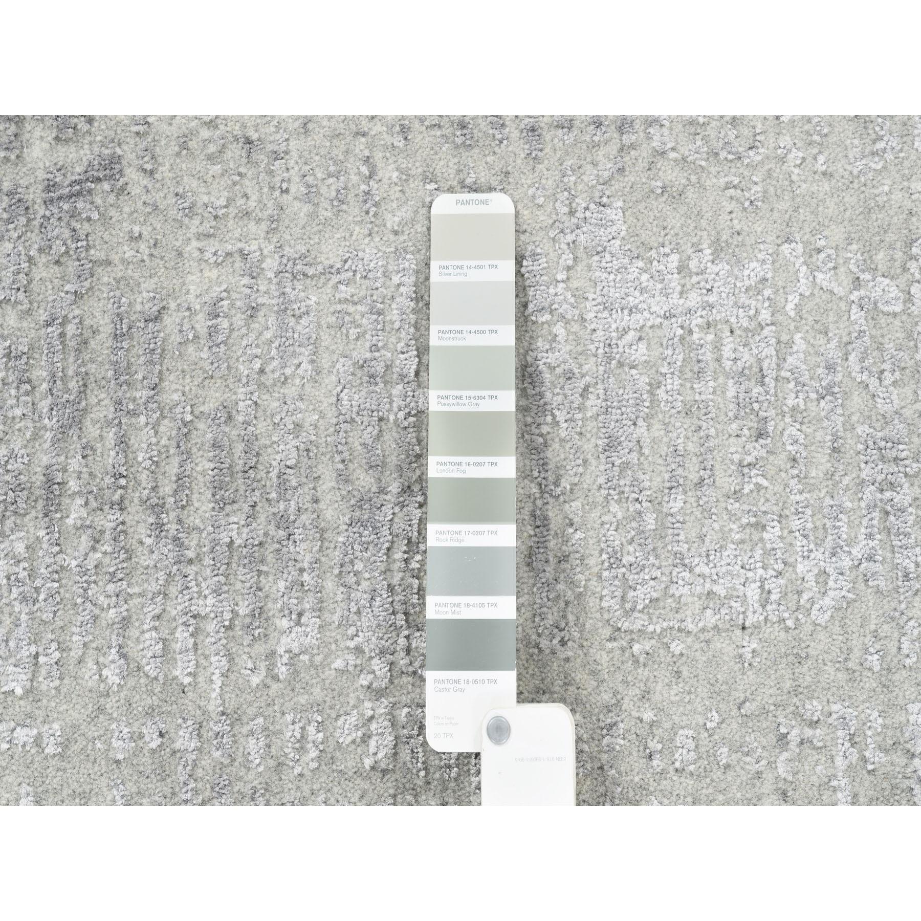 6'x6' Handgewobene Wolle und Seide Grau Feiner Jacquard Orientalischer Rundteppich (Indisch) im Angebot