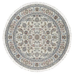 6'x6' Ivory Hand Knotted Nain with Flower Pattern Wool and Silk Round Rug